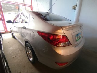 2012 Hyundai Accent 2012 Hyundai Accent