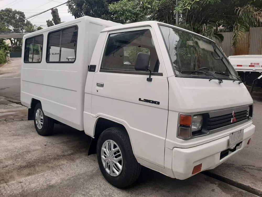 2004 Mitsubishi L300 2004 Mitsubishi L300
