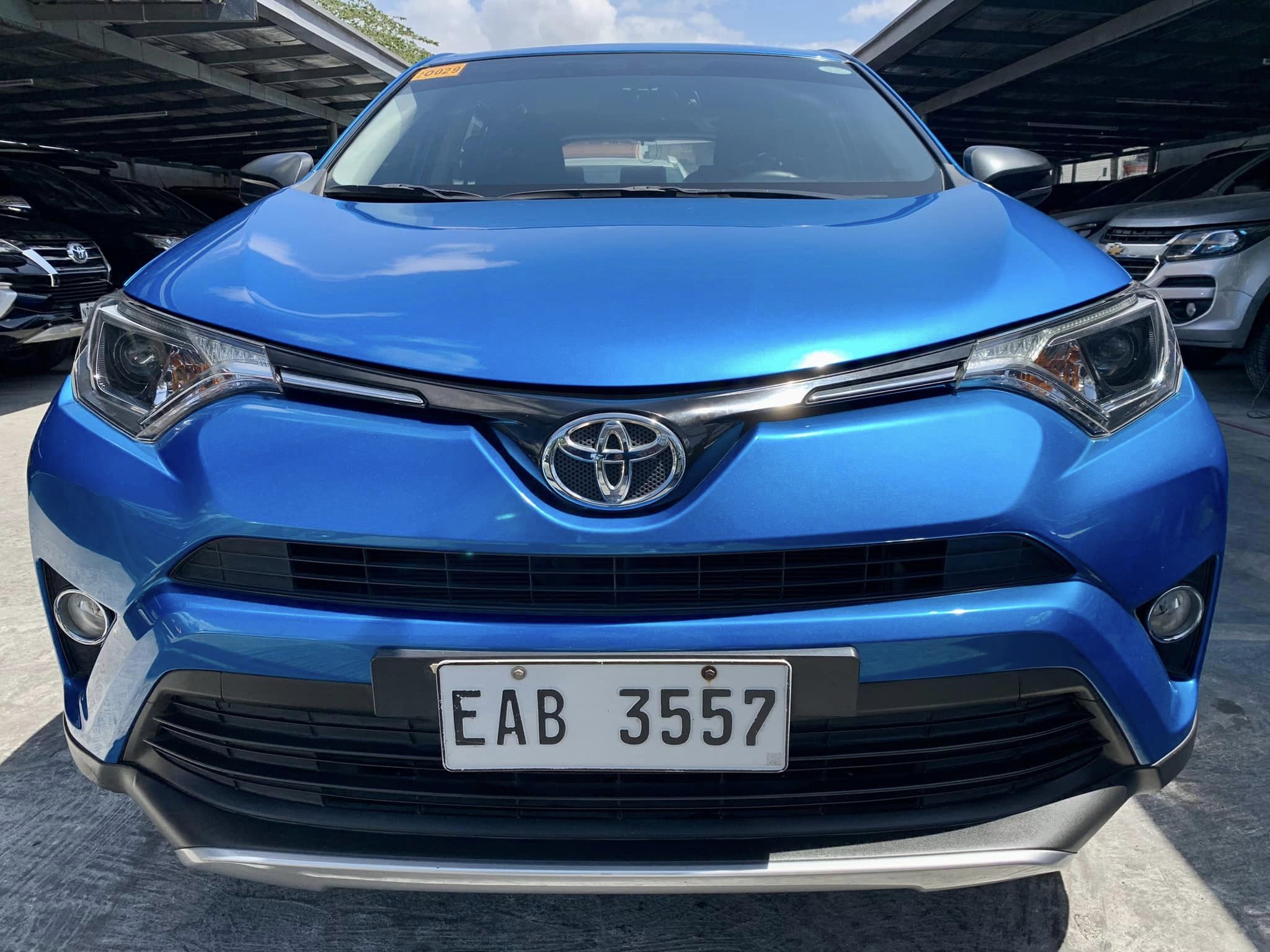 Used 2018 Toyota RAV4 Used 2018 Toyota RAV4
