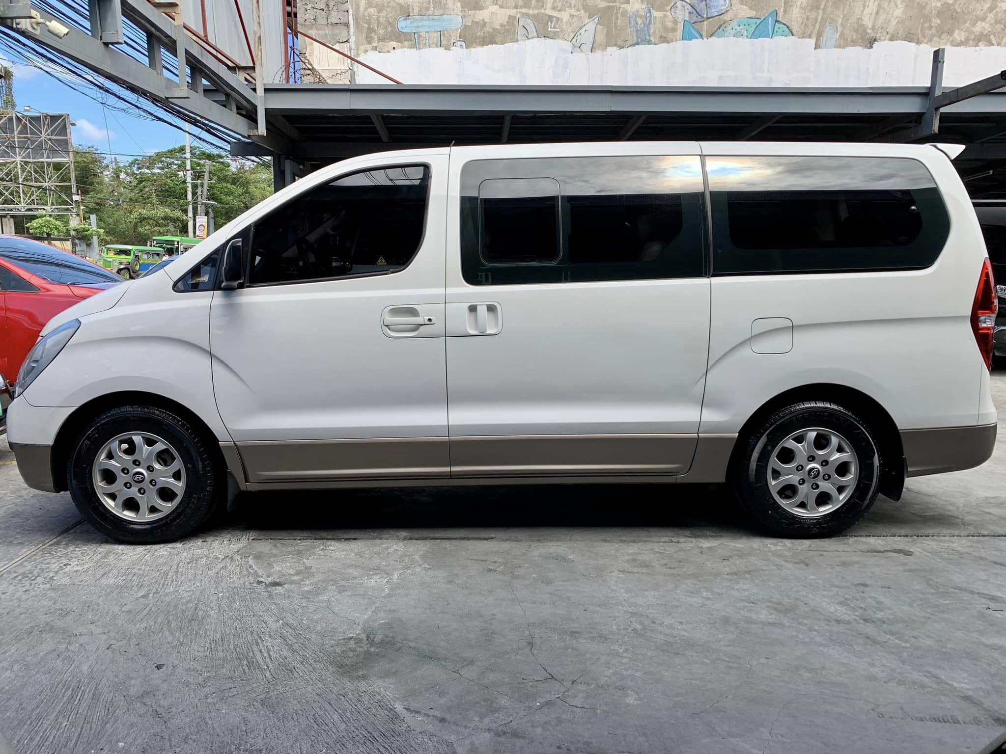 2014 Hyundai Grand Starex 2014 Hyundai Grand Starex