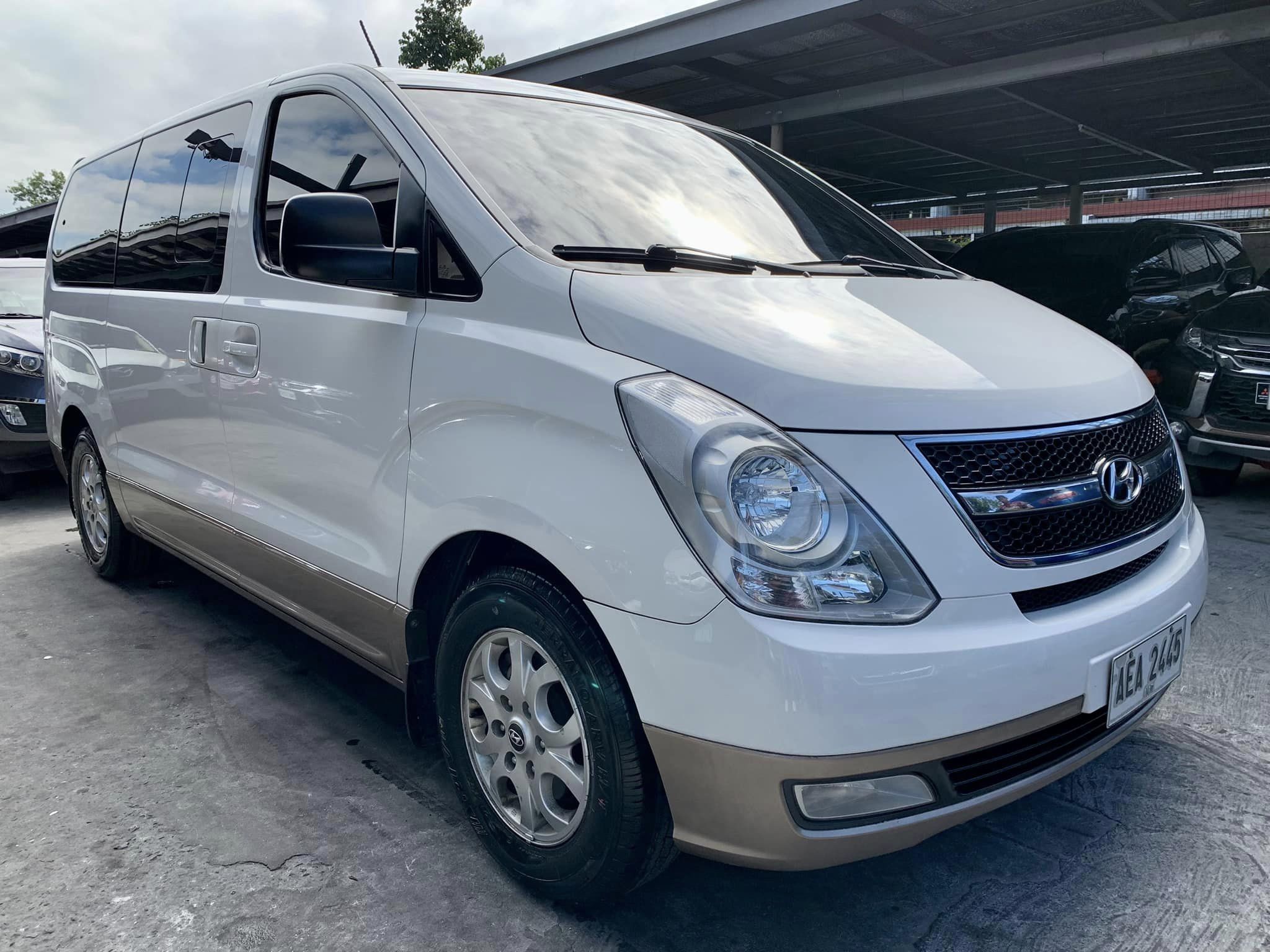 2014 Hyundai Grand Starex 2014 Hyundai Grand Starex