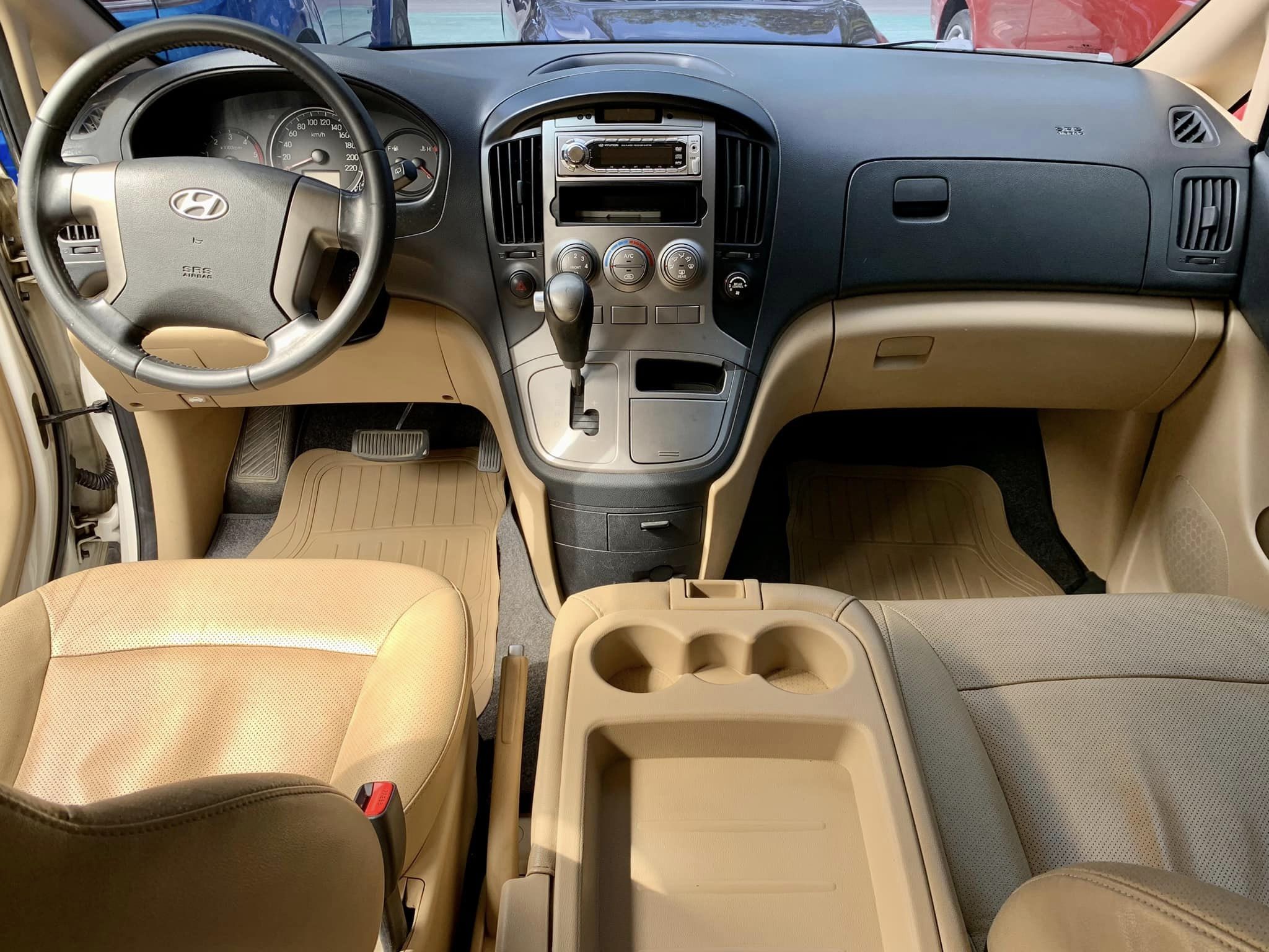 2014 Hyundai Grand Starex 2014 Hyundai Grand Starex