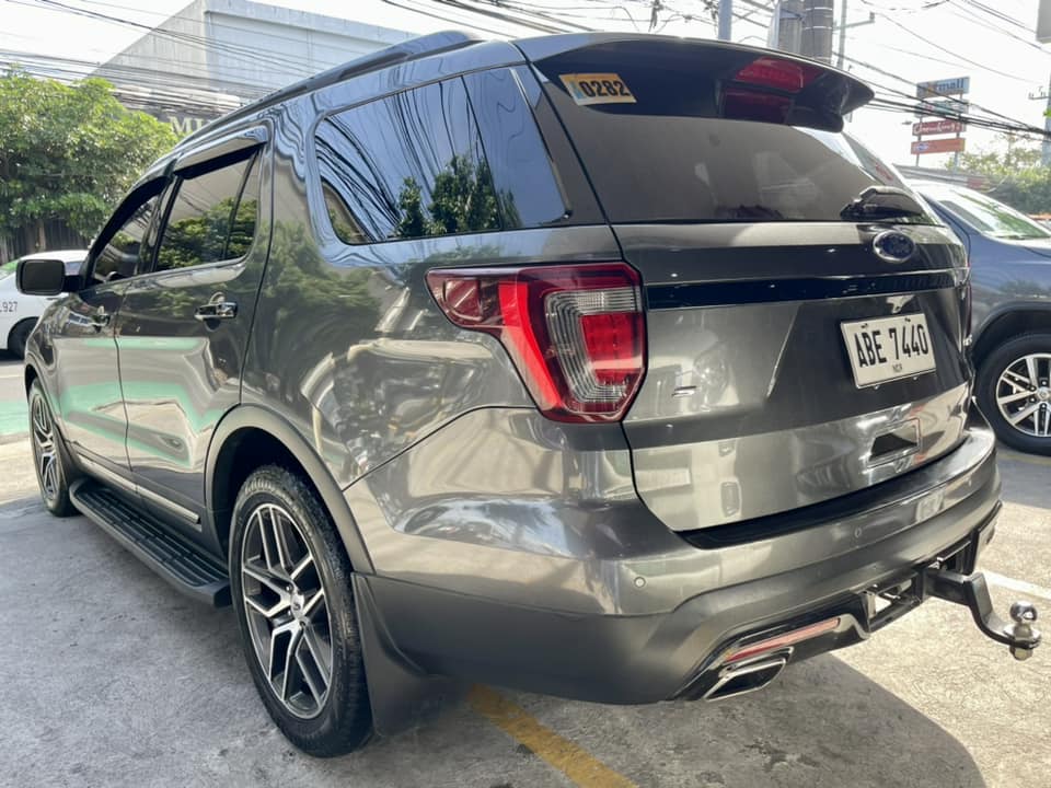 Old 2016 Ford Explorer 3.5L 4x4 Limited+