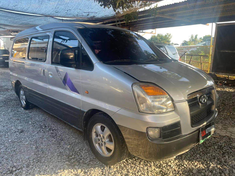 Second hand 2005 Hyundai Starex 2.5L GRX AT