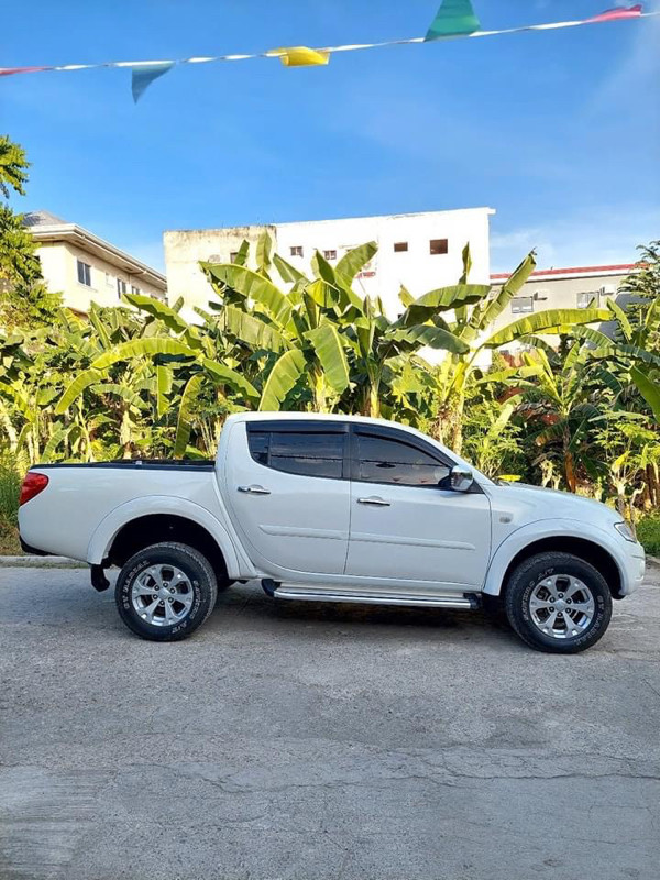 2012 Mitsubishi Strada 2012 Mitsubishi Strada