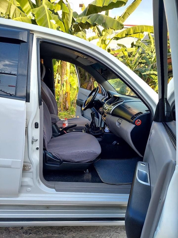 2012 Mitsubishi Strada 2012 Mitsubishi Strada