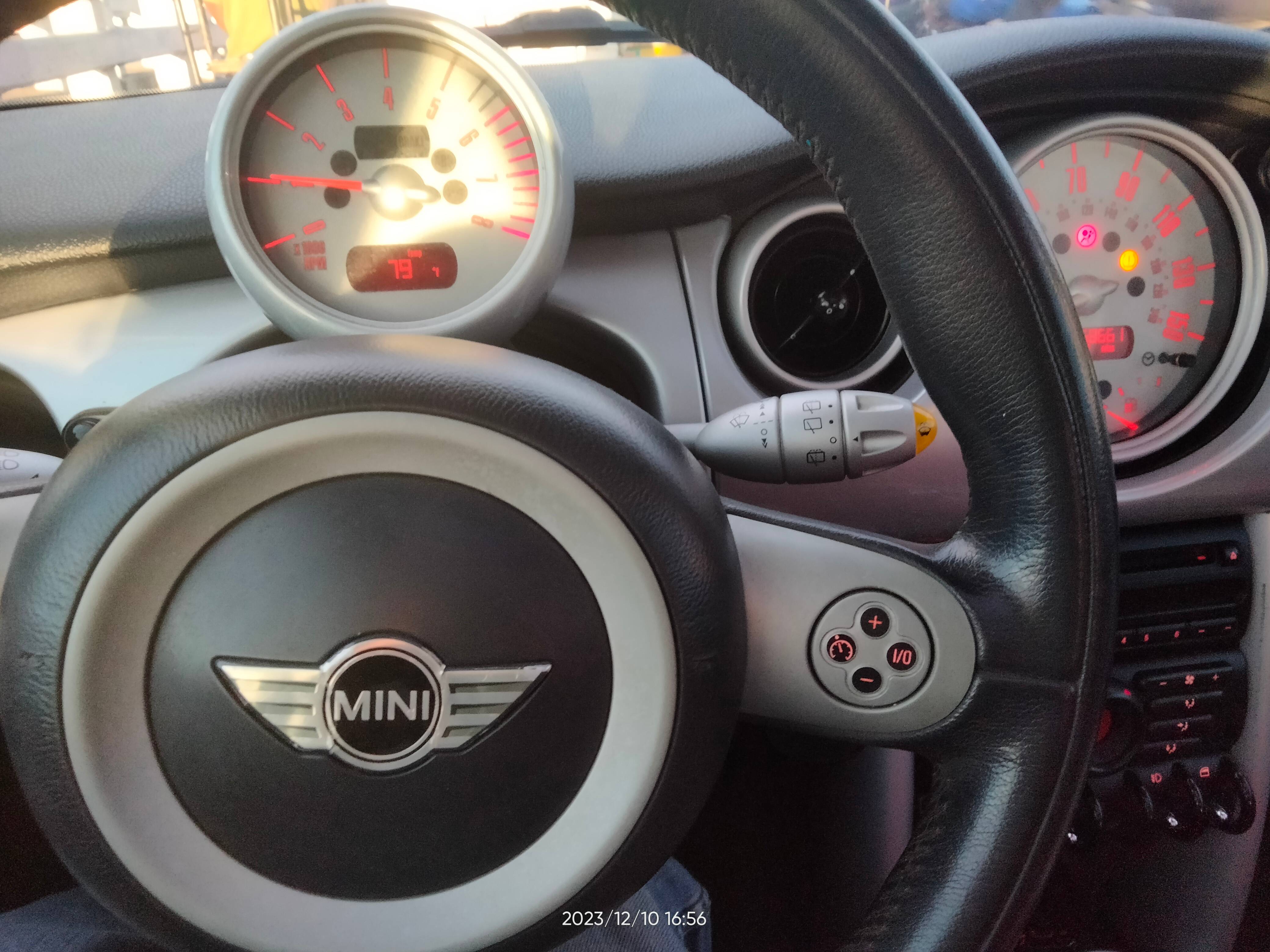 2005 MINI Cooper 2005 MINI Cooper