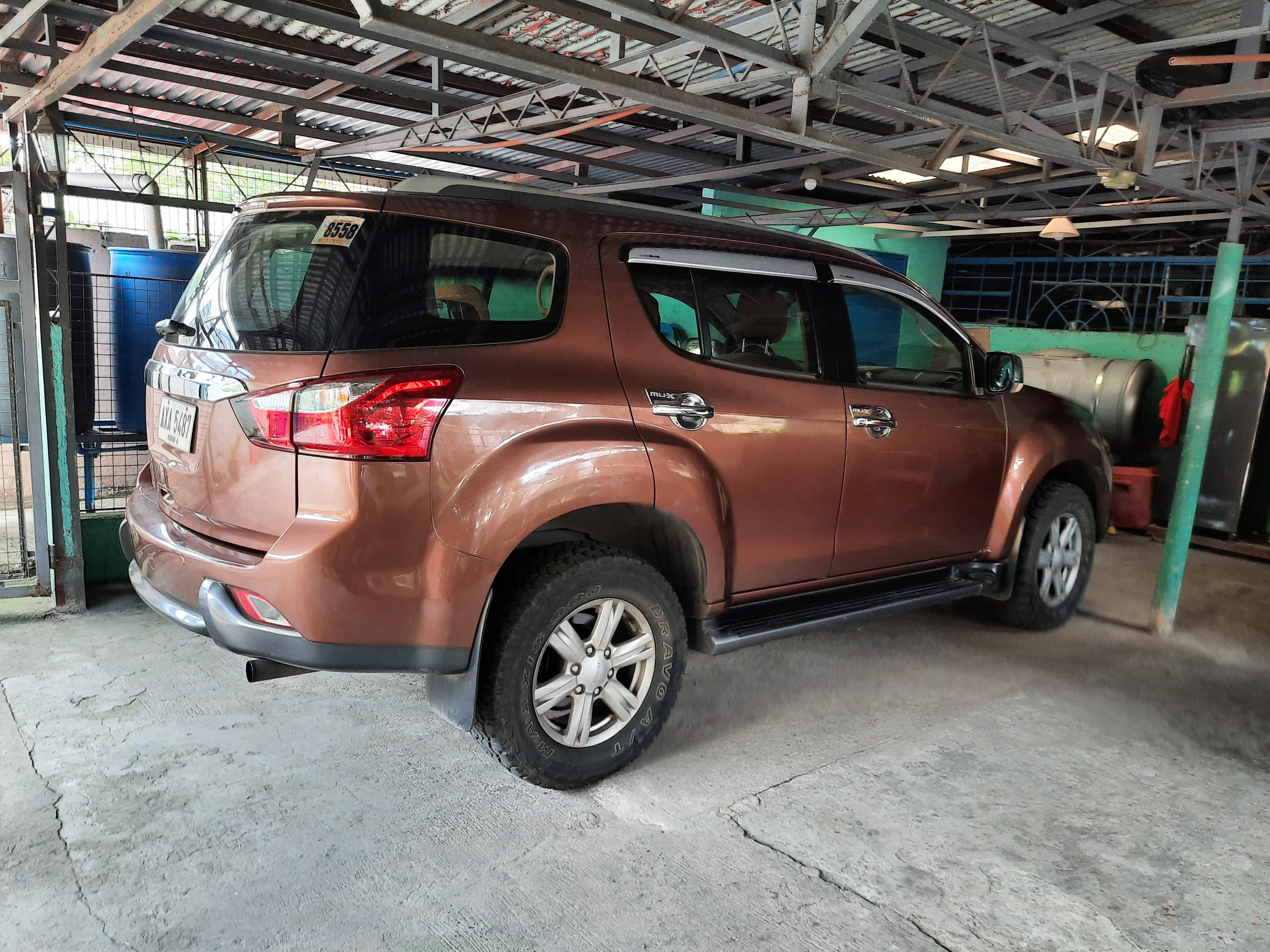 2015 Isuzu mu-X 2015 Isuzu mu-X