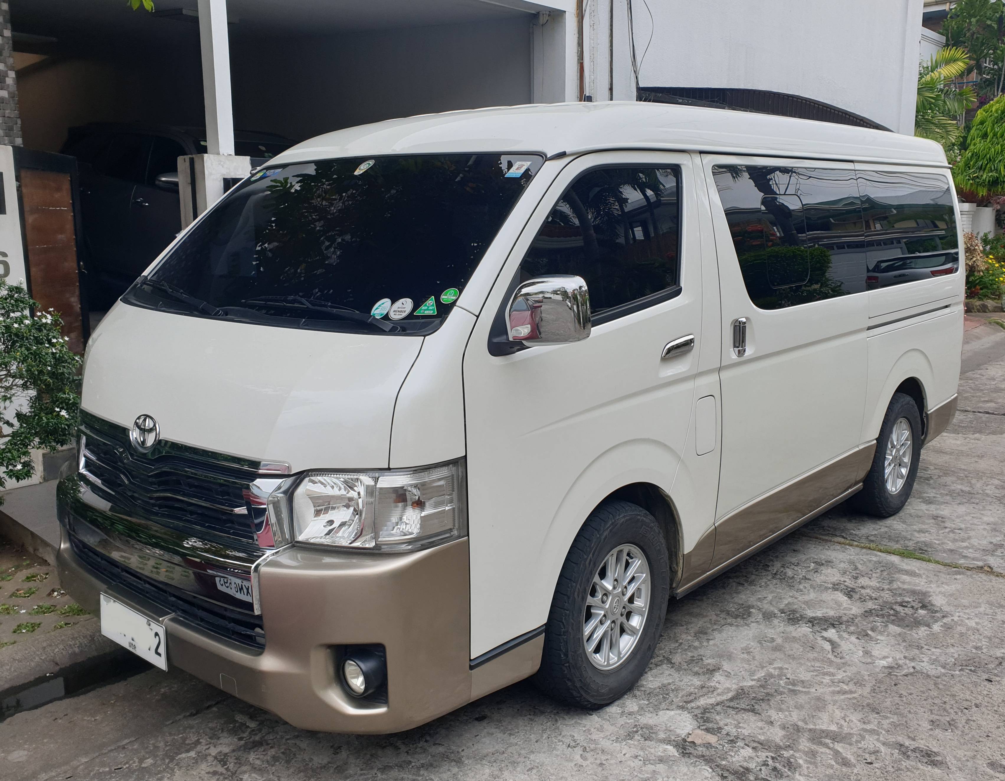 Toyota Hiace 2021 Price List, Promos, DP & Monthly Installment ...