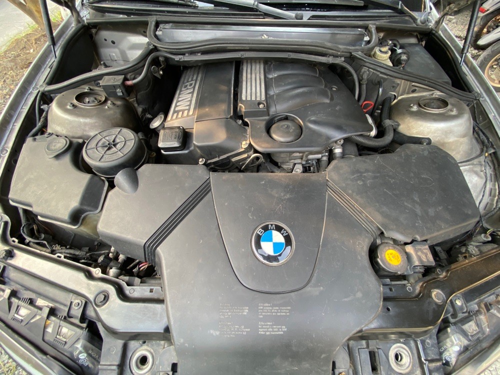 2004 BMW 318i 2004 BMW 318i