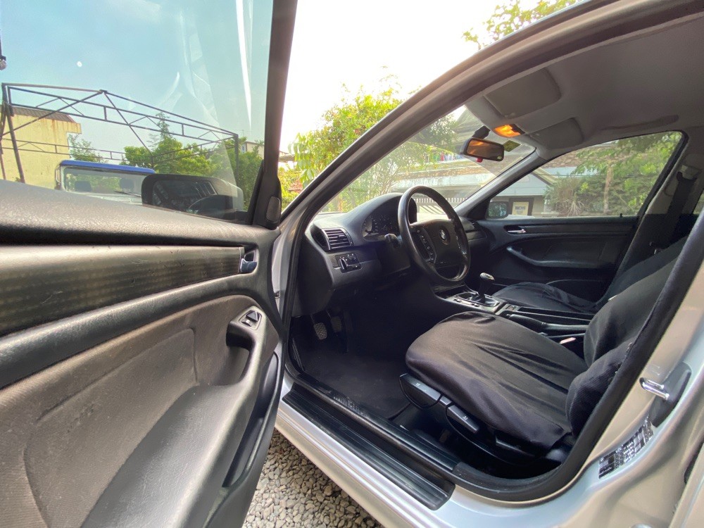 2004 BMW 318i 2004 BMW 318i