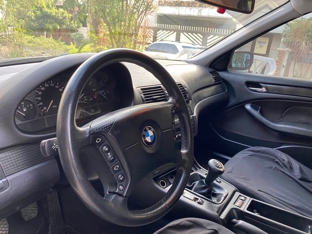 2004 BMW 318i 2004 BMW 318i