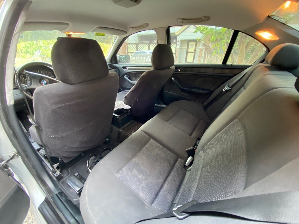 2004 BMW 318i 2004 BMW 318i