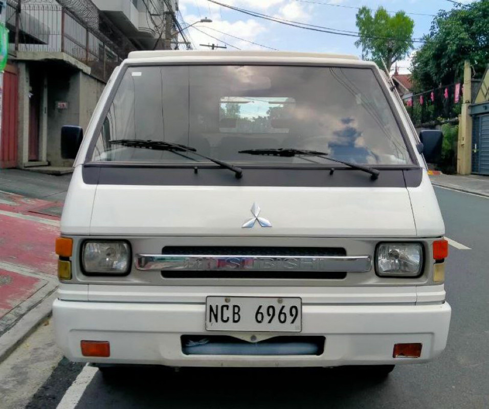 2017 Mitsubishi L300 2017 Mitsubishi L300