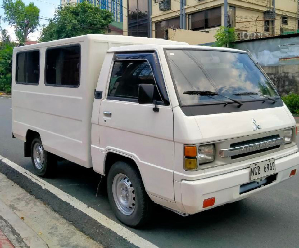 2017 Mitsubishi L300 2017 Mitsubishi L300