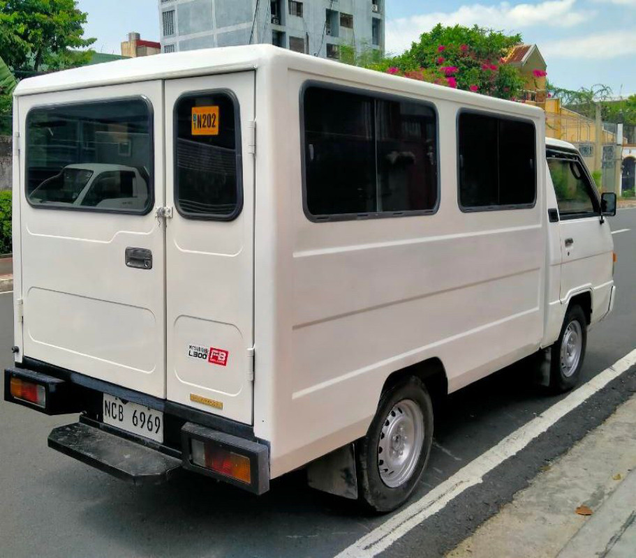 2017 Mitsubishi L300 2017 Mitsubishi L300