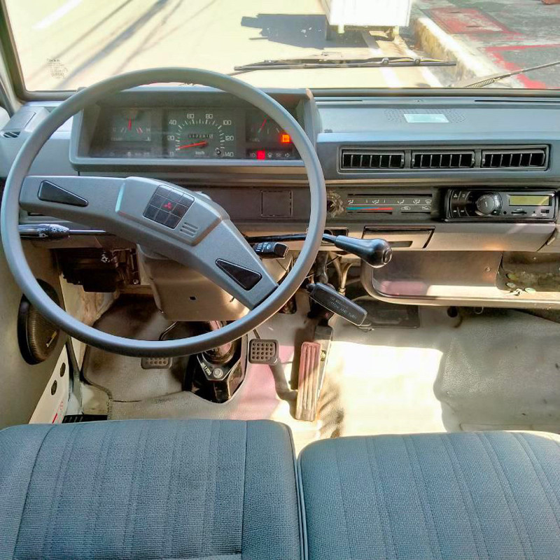 2017 Mitsubishi L300 2017 Mitsubishi L300