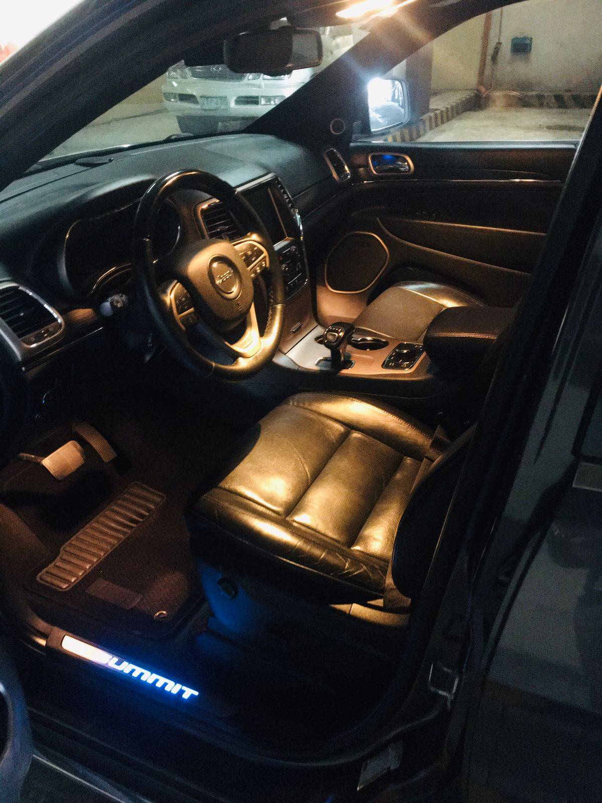 Old 2015 Jeep Grand Cherokee L Limited