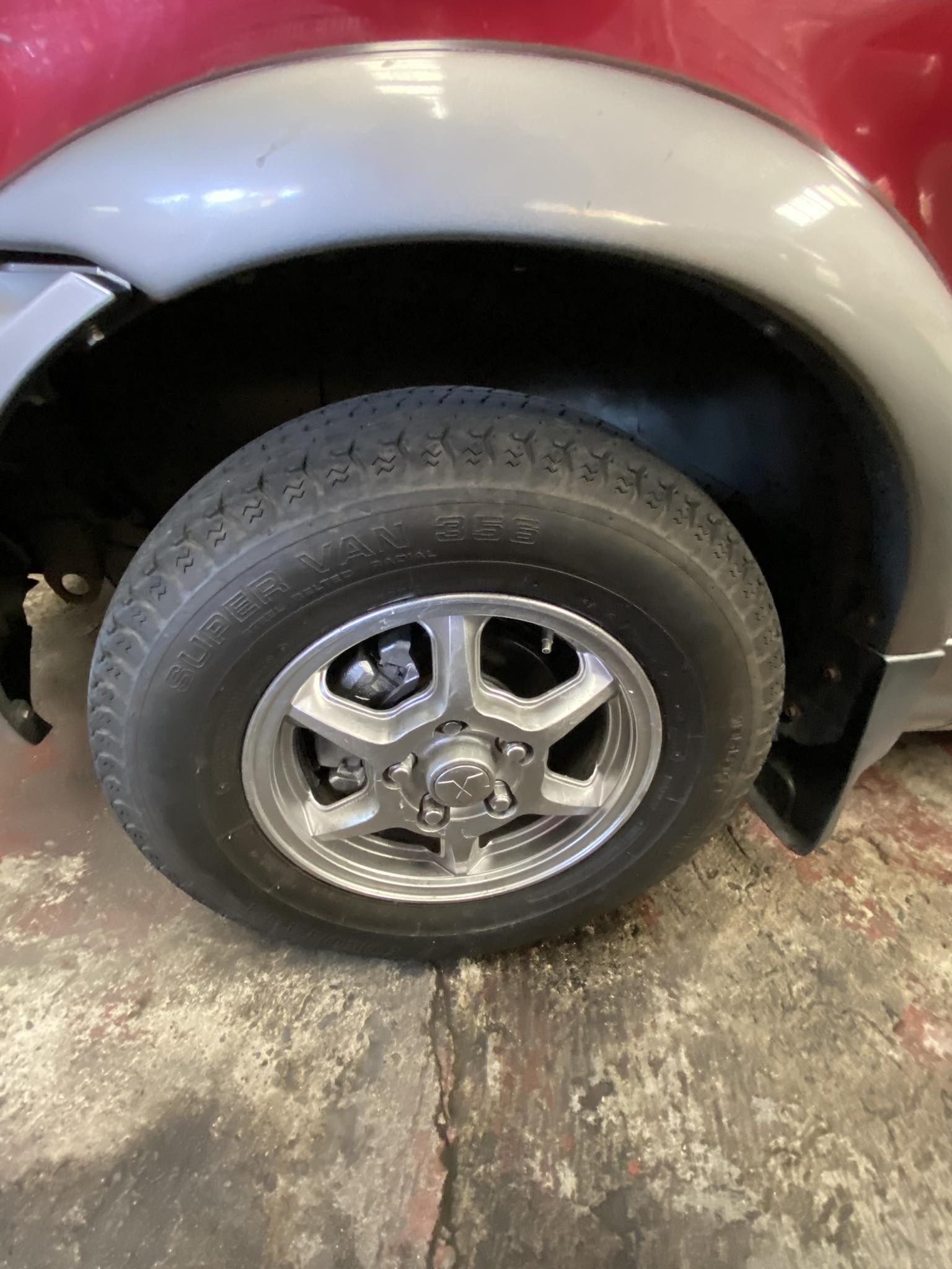 2003 Mitsubishi Adventure 2003 Mitsubishi Adventure