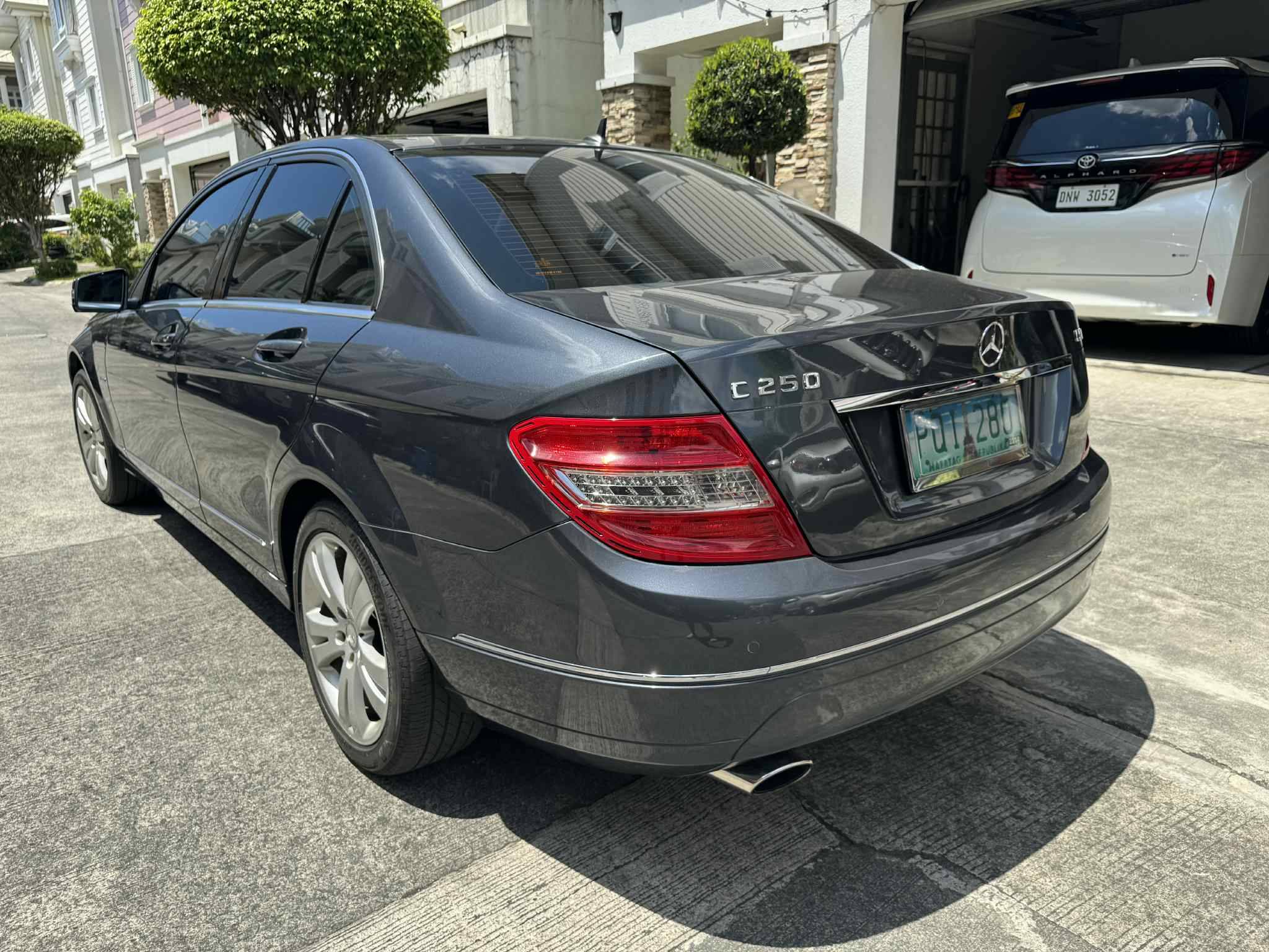 2010 Mercedes-Benz C-Class 2010 Mercedes-Benz C-Class