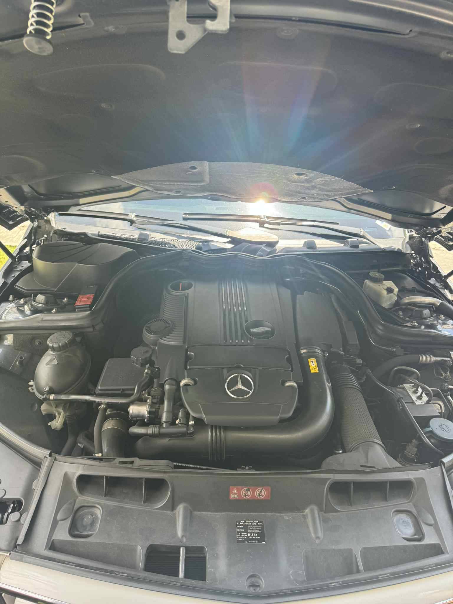 2010 Mercedes-Benz C-Class 2010 Mercedes-Benz C-Class