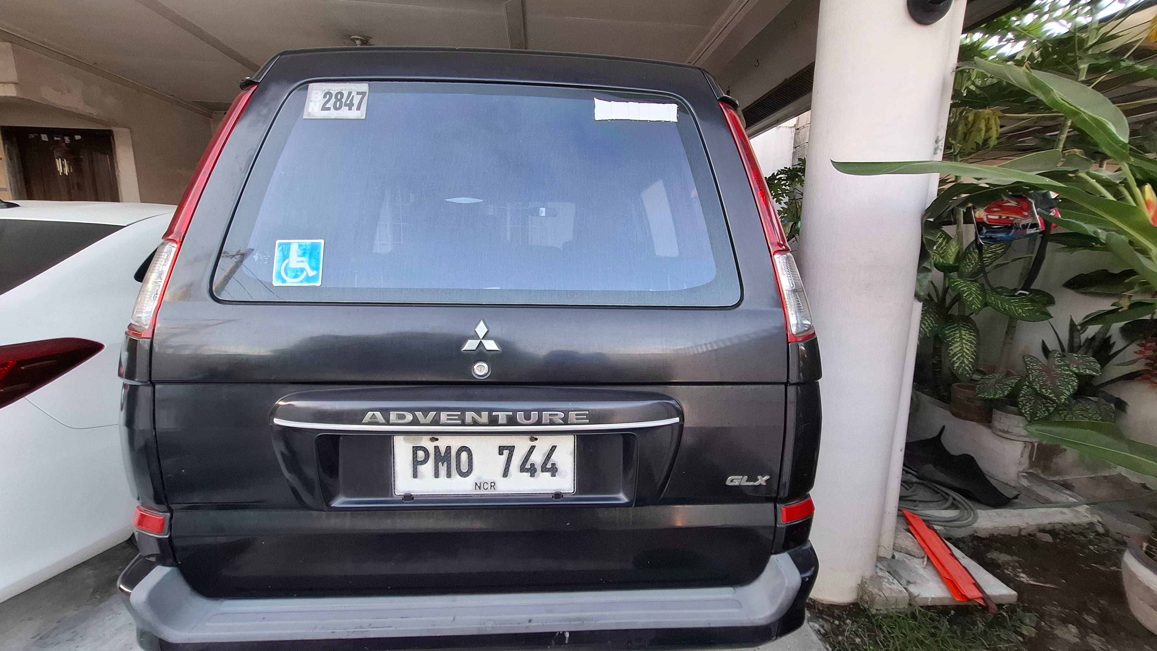 2010 Mitsubishi Adventure 2010 Mitsubishi Adventure