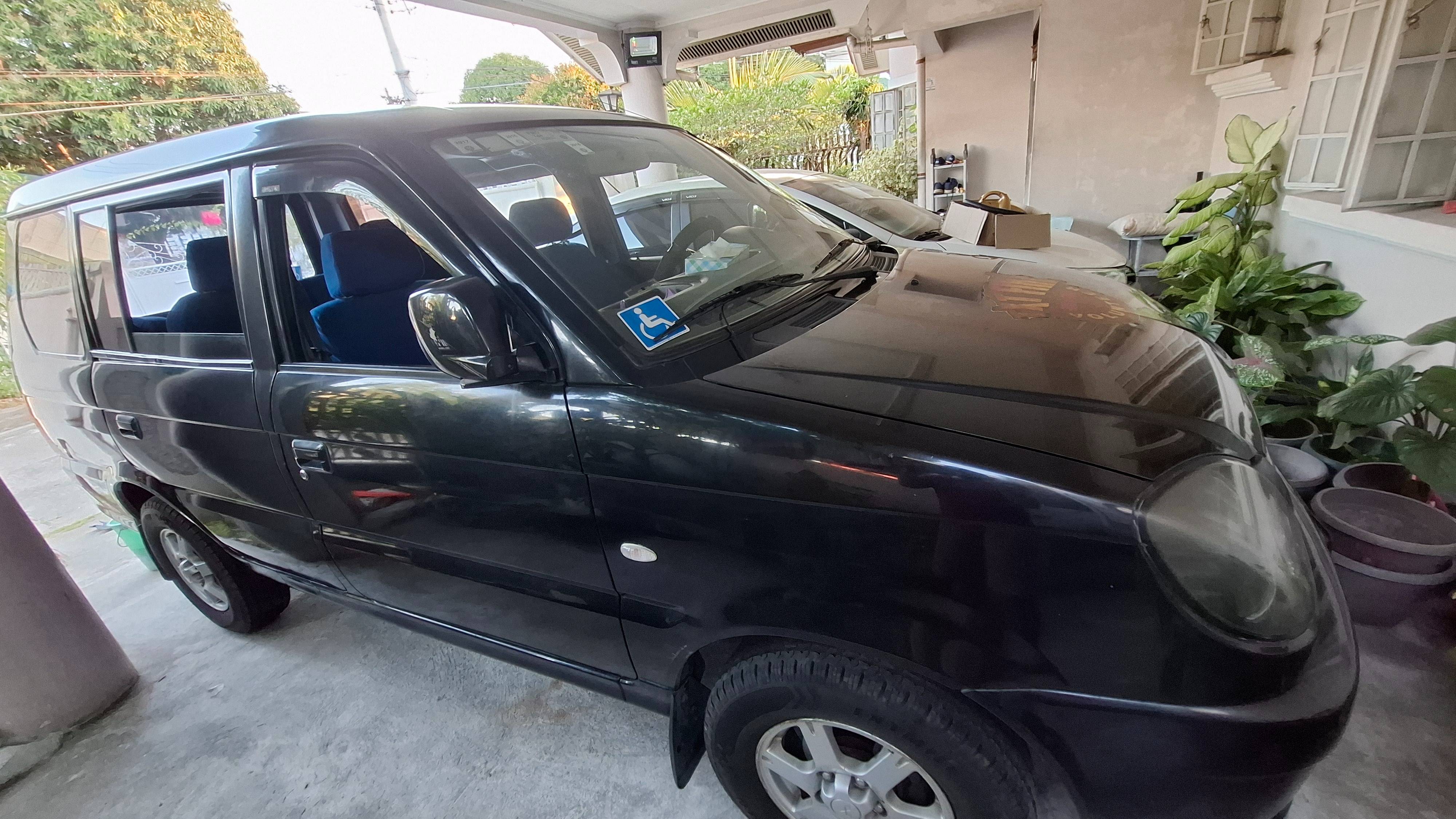 2010 Mitsubishi Adventure 2010 Mitsubishi Adventure