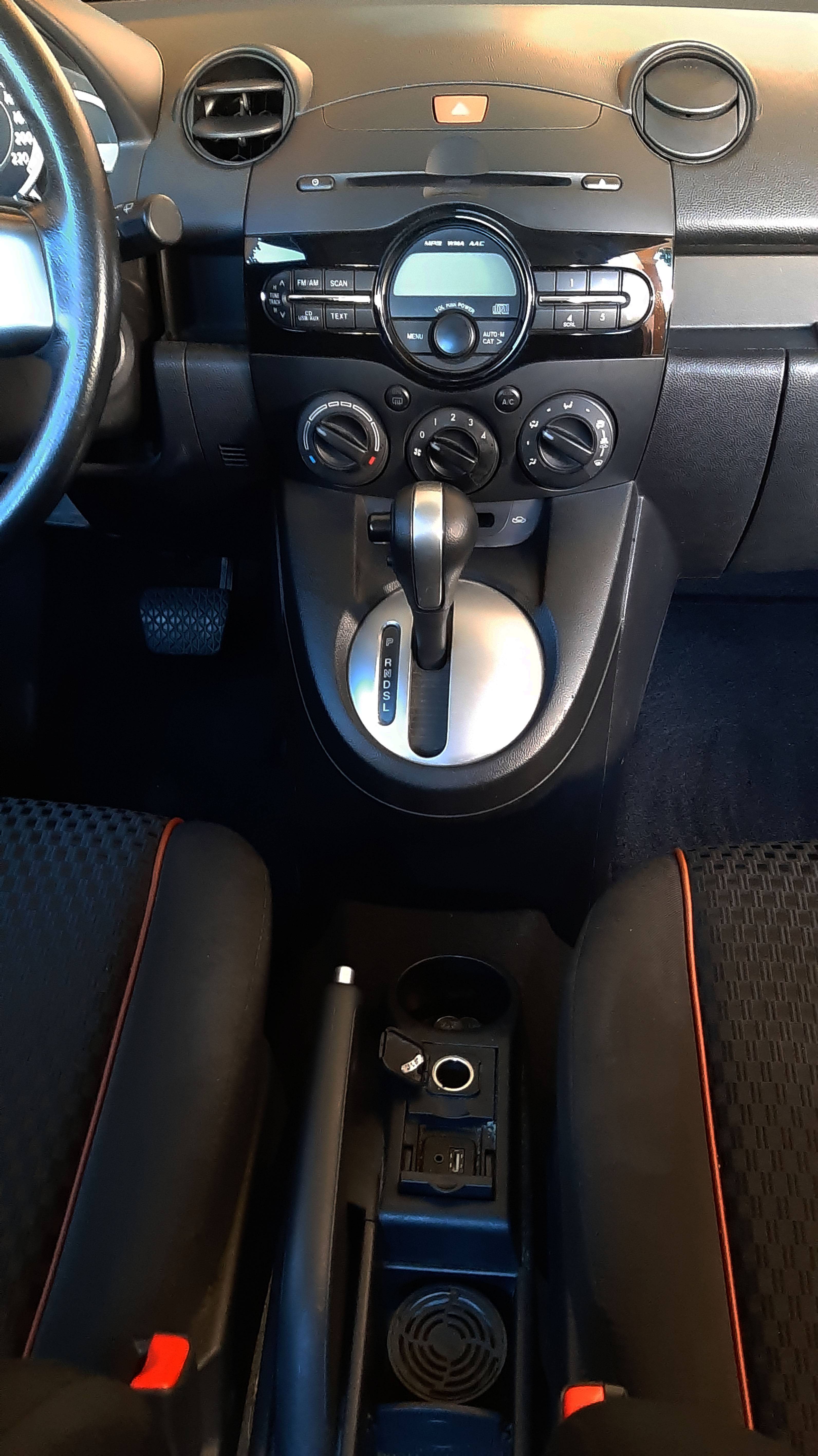 2012 Mazda 2 Hatchback 2012 Mazda 2 Hatchback