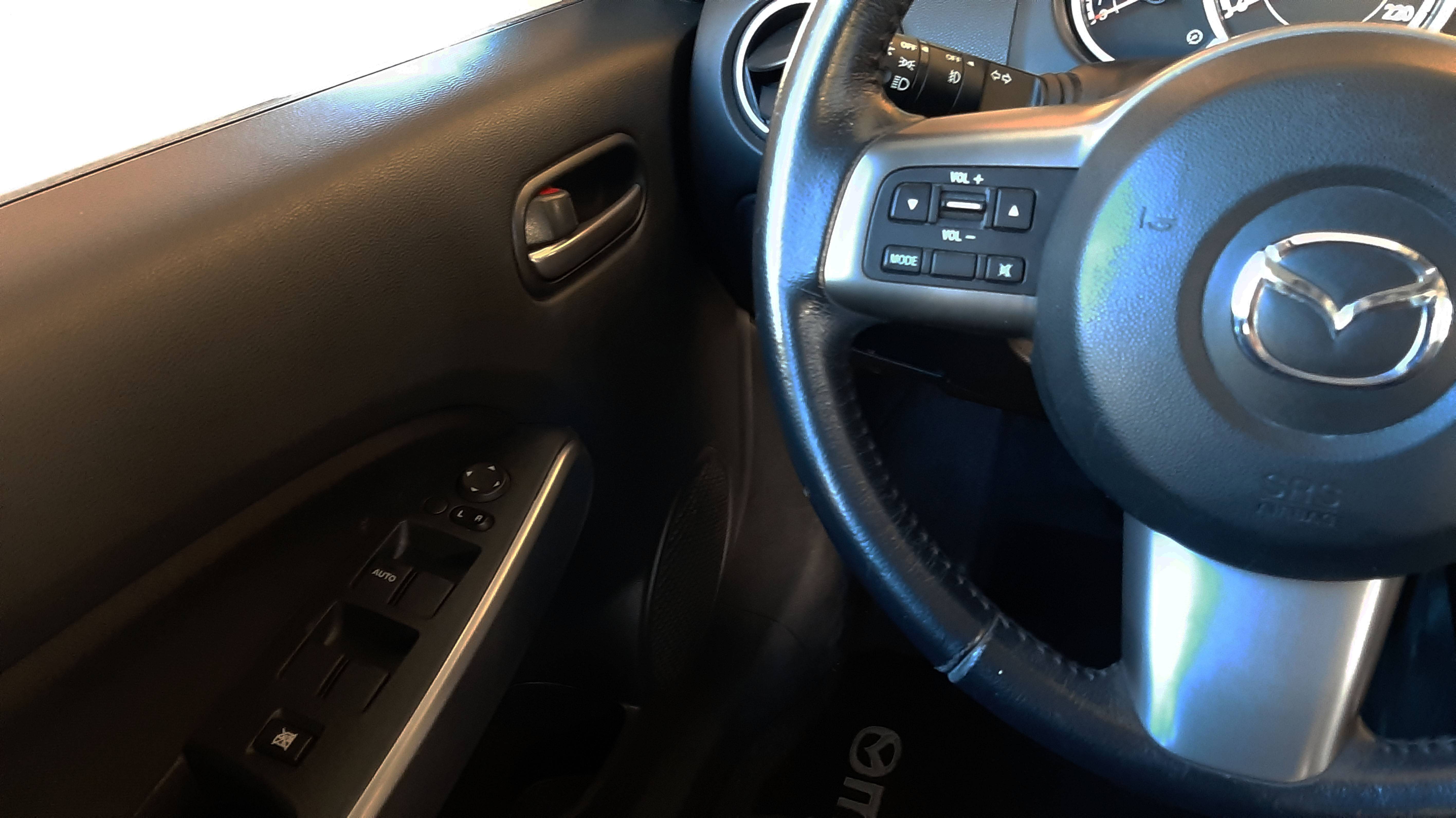 2012 Mazda 2 Hatchback 2012 Mazda 2 Hatchback