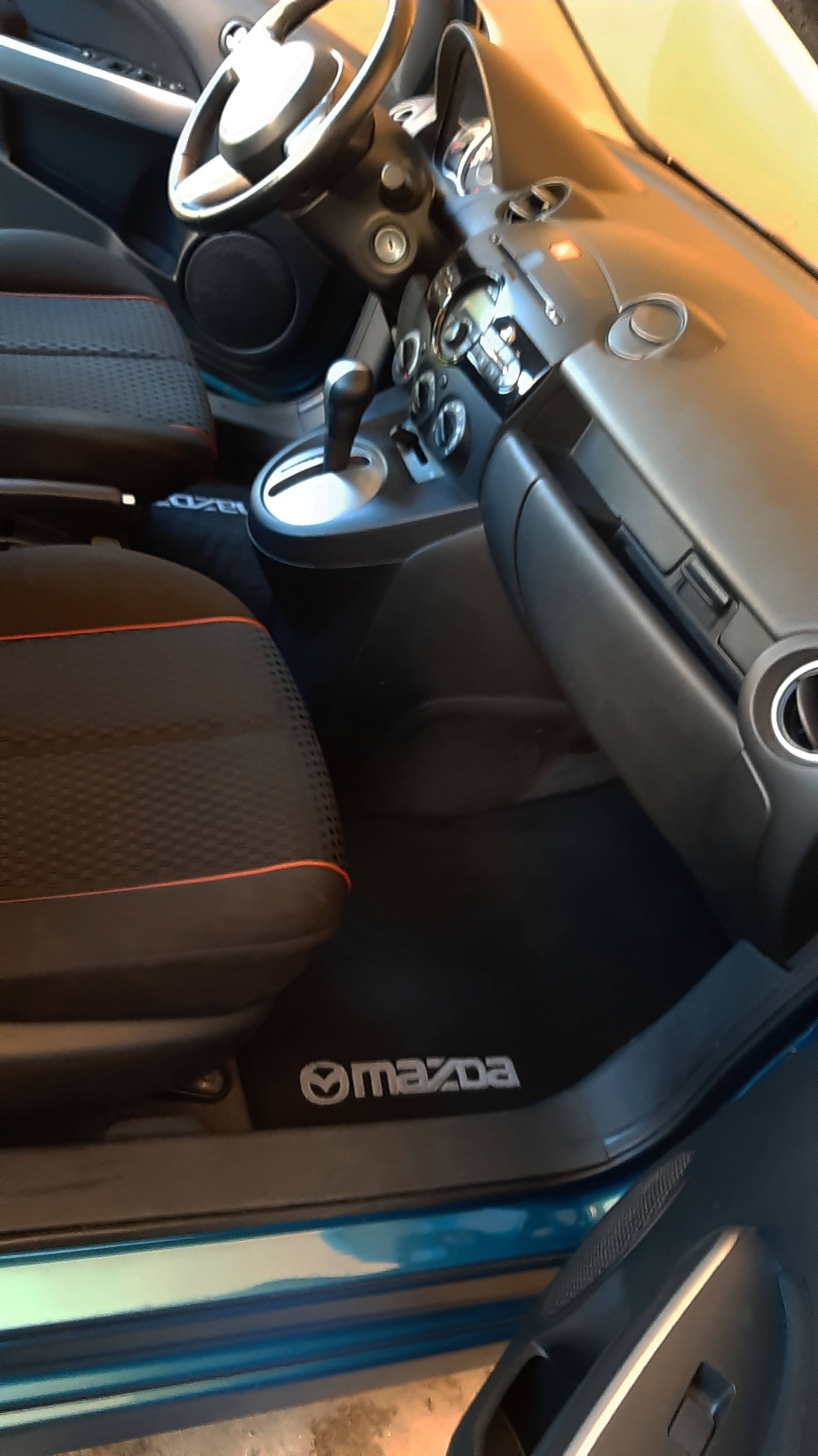 2012 Mazda 2 Hatchback 2012 Mazda 2 Hatchback