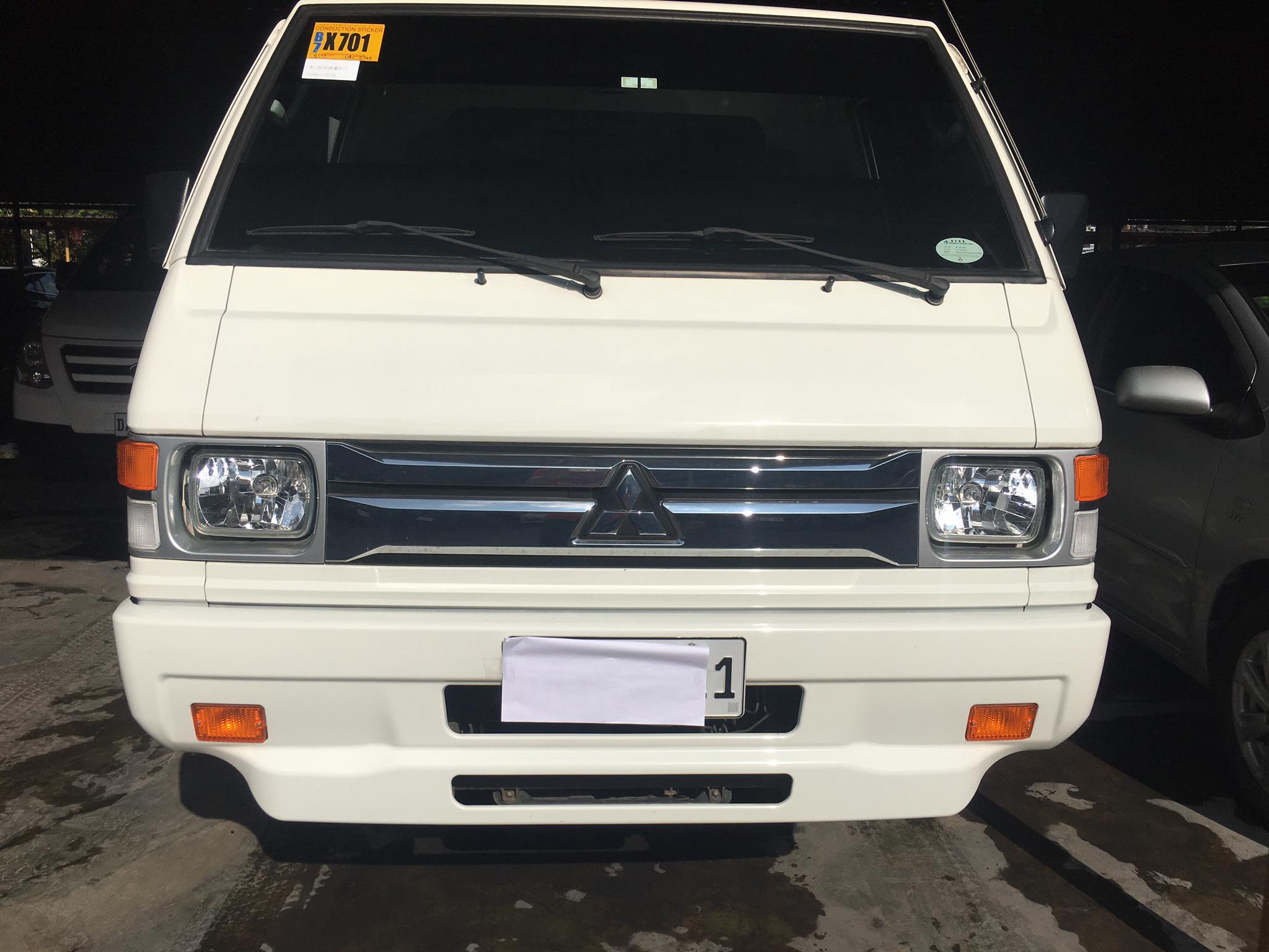 2021 Mitsubishi L300 2021 Mitsubishi L300