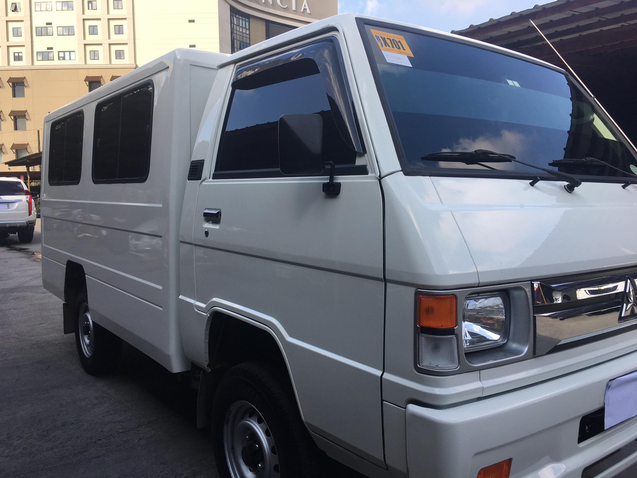 2021 Mitsubishi L300 2021 Mitsubishi L300