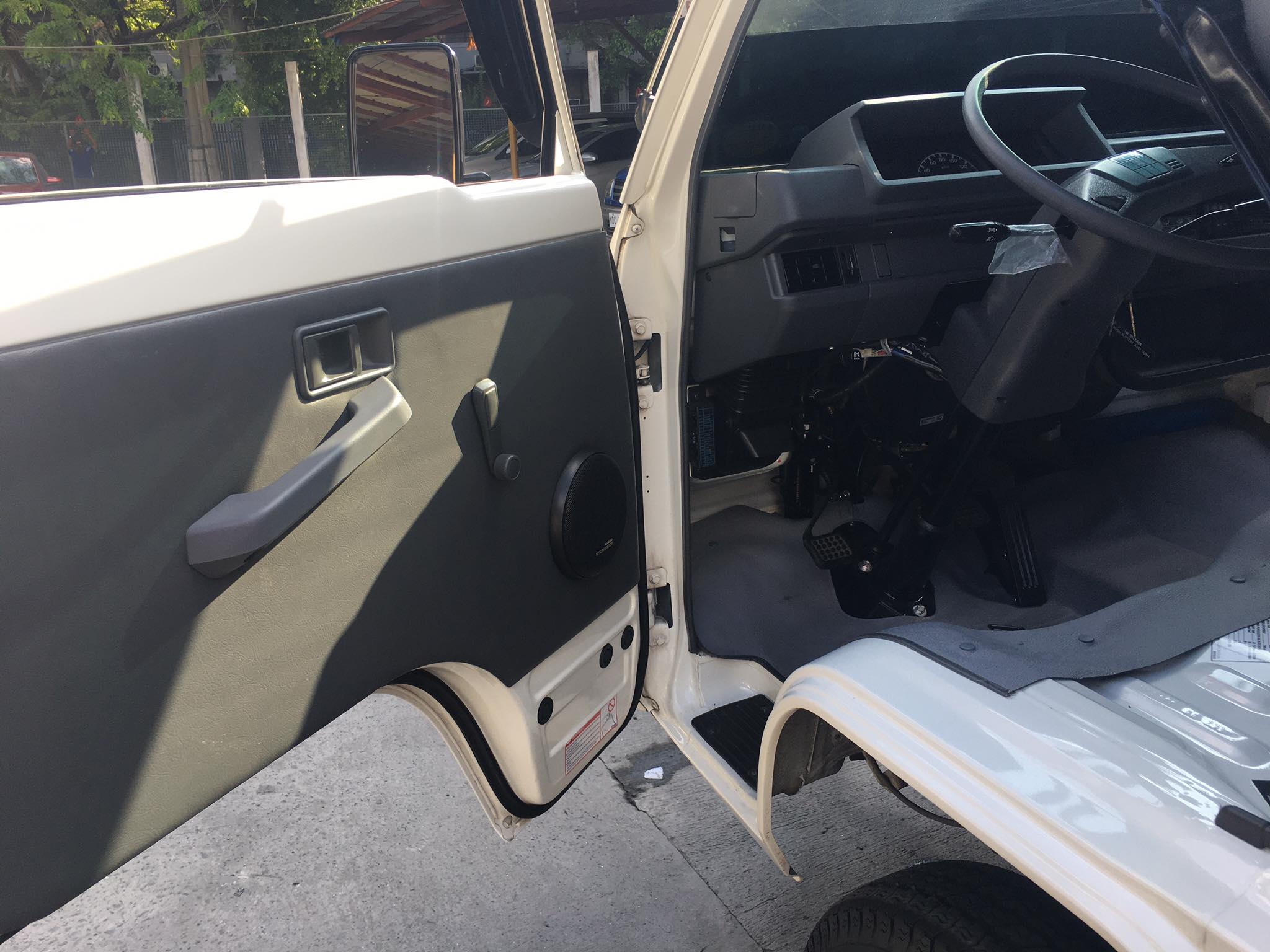 2021 Mitsubishi L300 2021 Mitsubishi L300