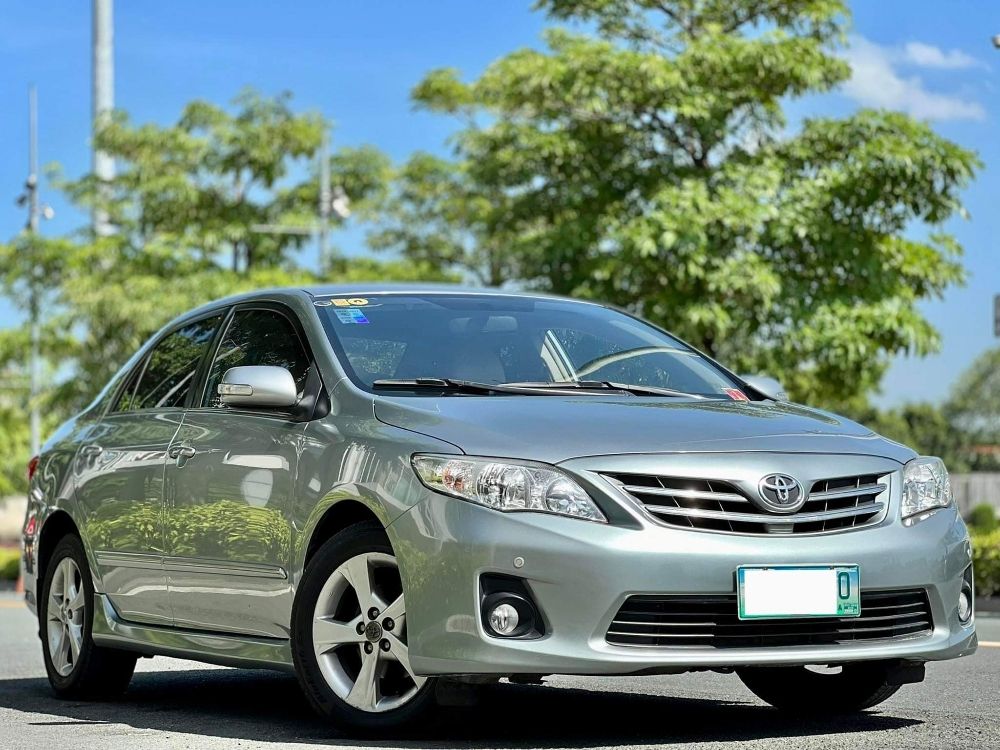 Second hand 2011 Toyota Corolla Altis 1.6 V AT
