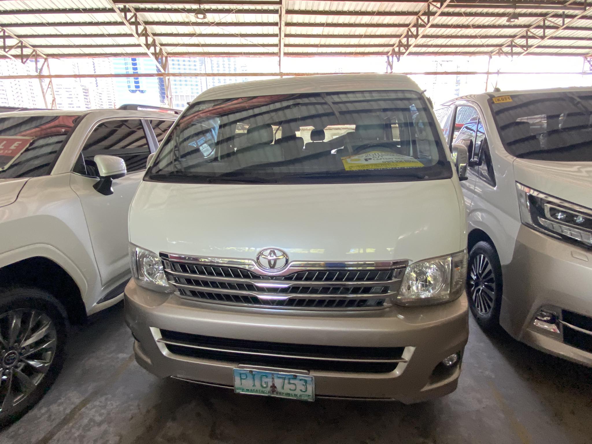 Second Hand 2011 Toyota Hiace Second Hand 2011 Toyota Hiace