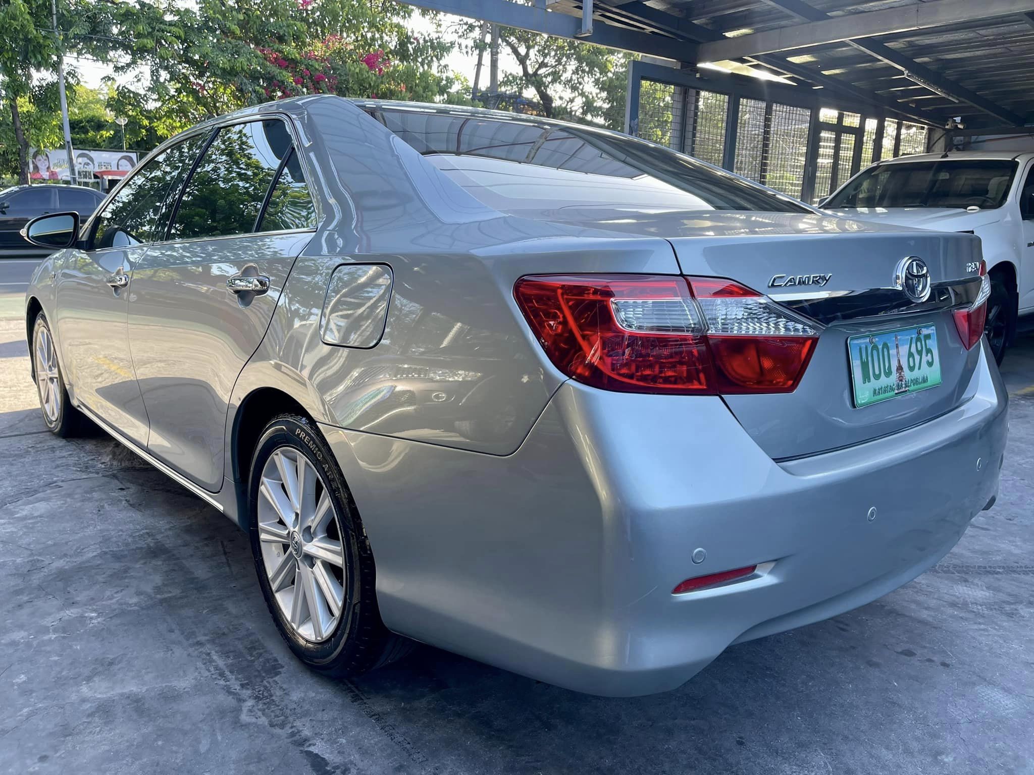 Old 2013 Toyota Camry 2.5 V AT