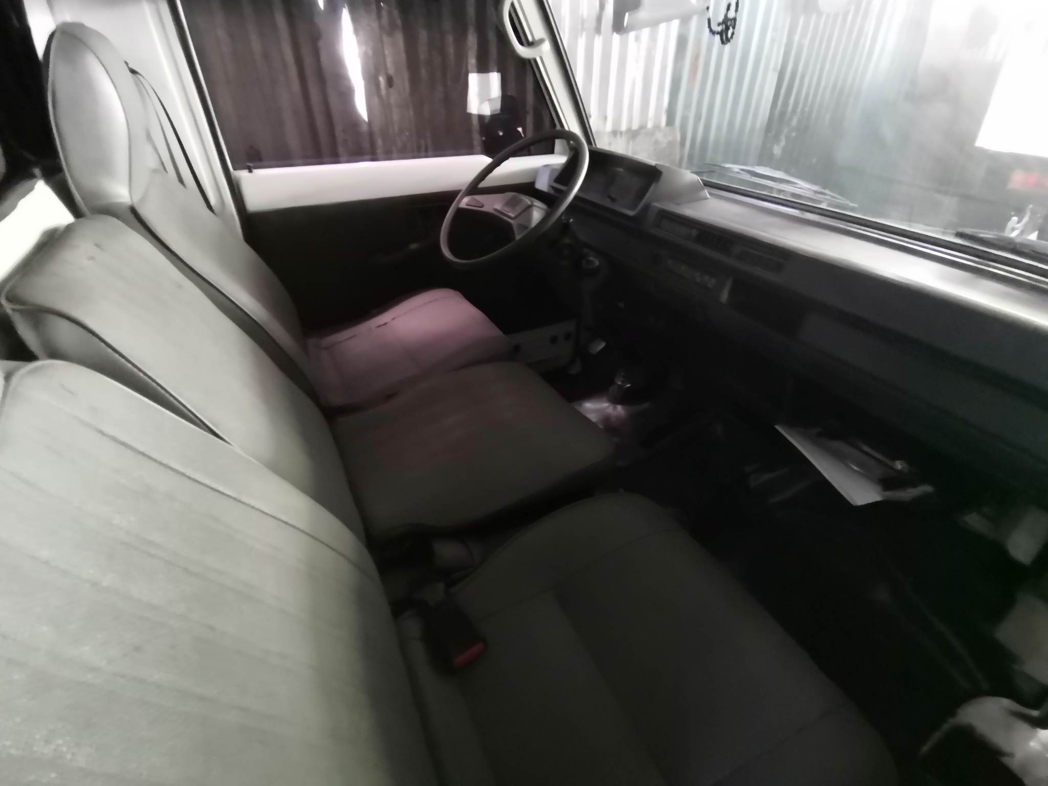 2014 Mitsubishi L300 2014 Mitsubishi L300