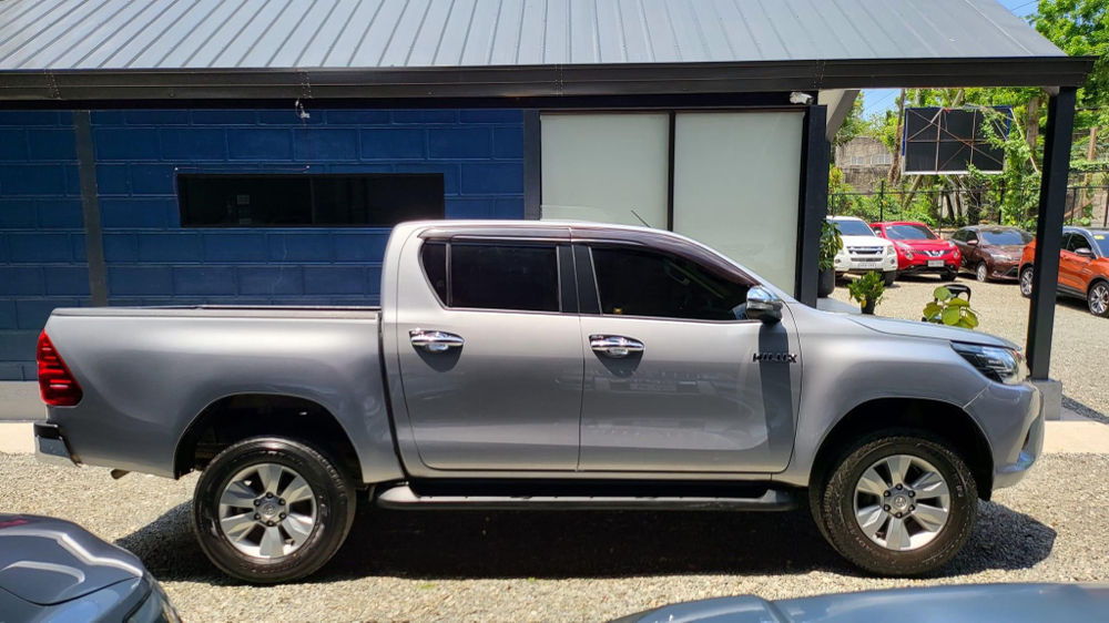 Old 2016 Toyota Hilux 2.8 G DSL 4x4 A/T
