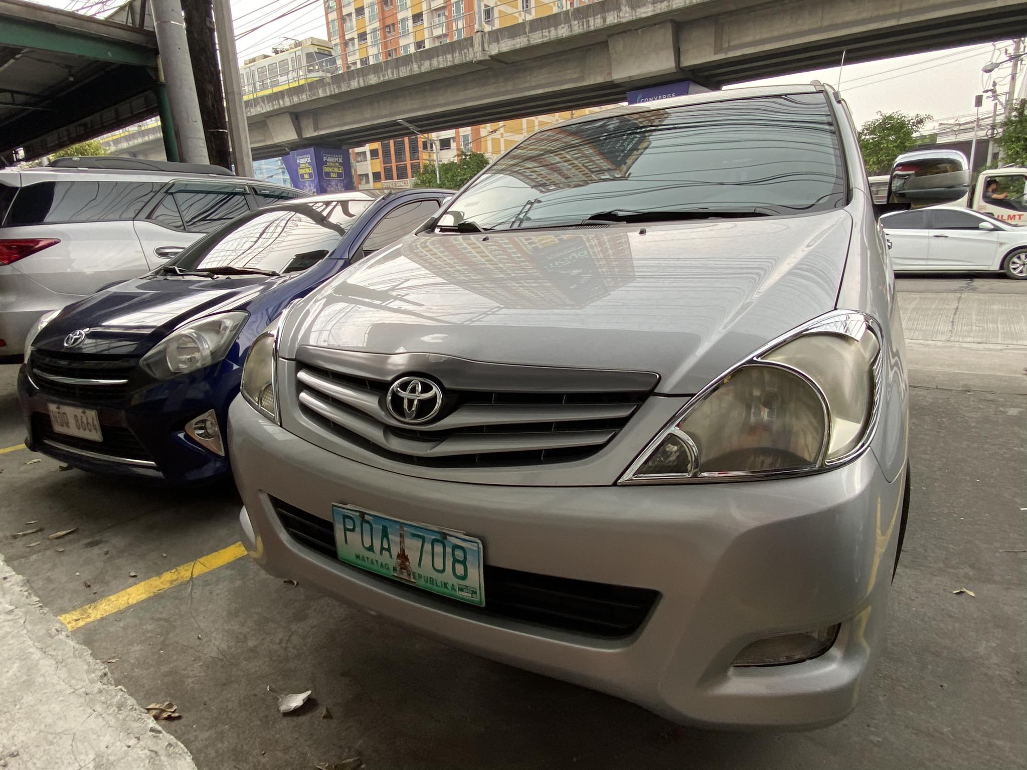Second Hand 2011 Toyota Innova Second Hand 2011 Toyota Innova