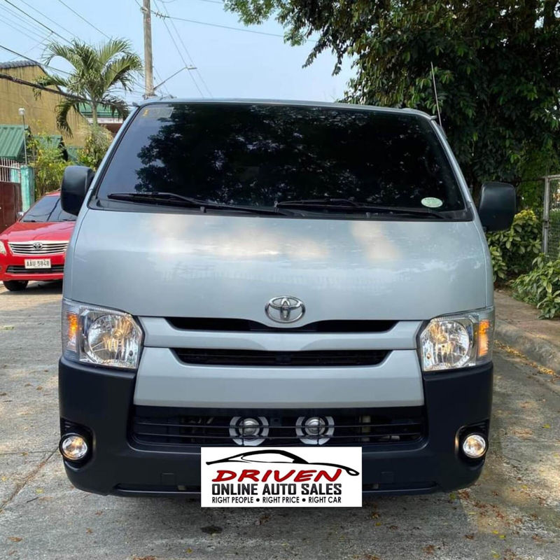 Second Hand 2014 Toyota Hiace