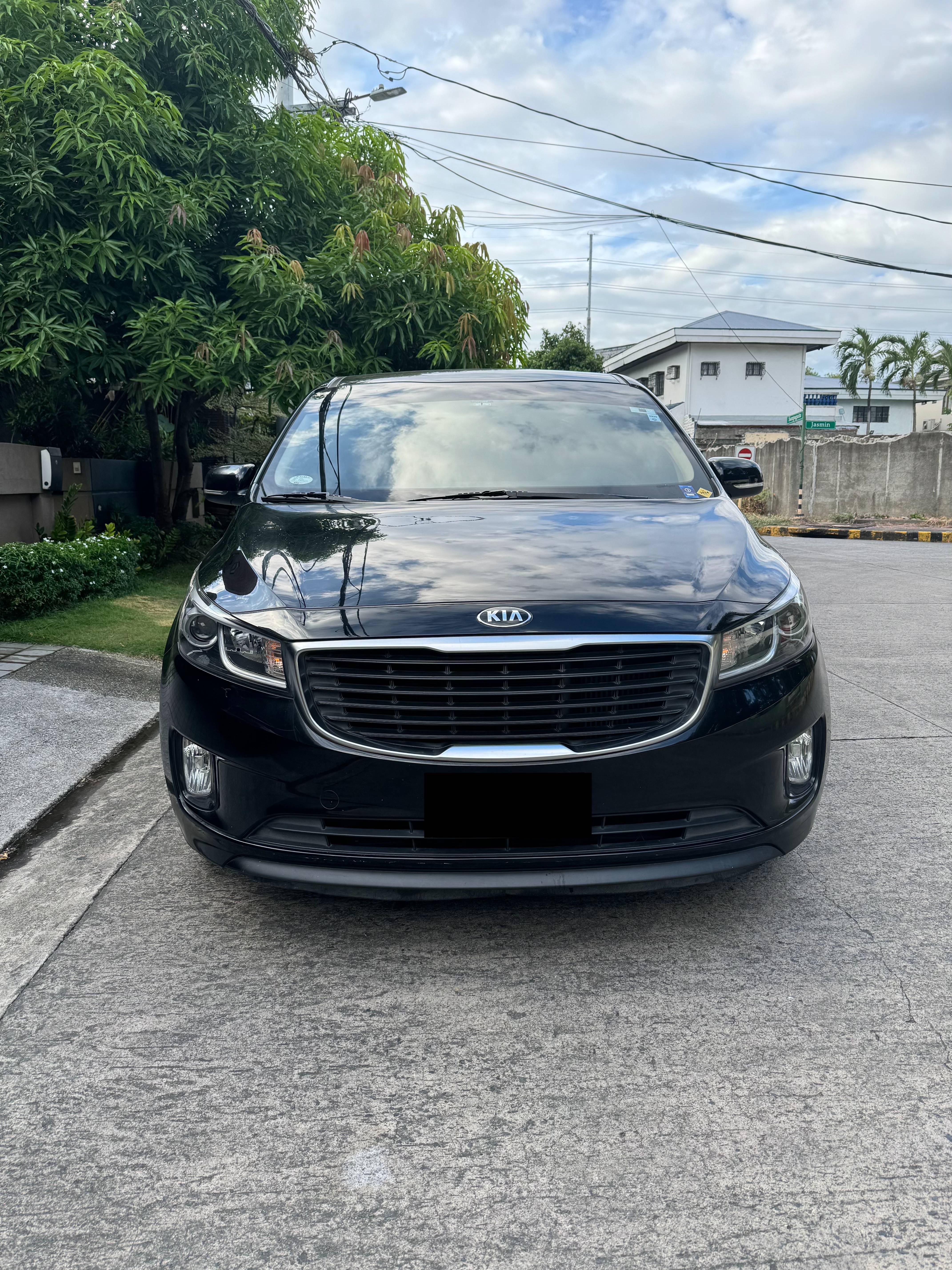 Second Hand 2016 Kia Grand Carnival Second Hand 2016 Kia Grand Carnival