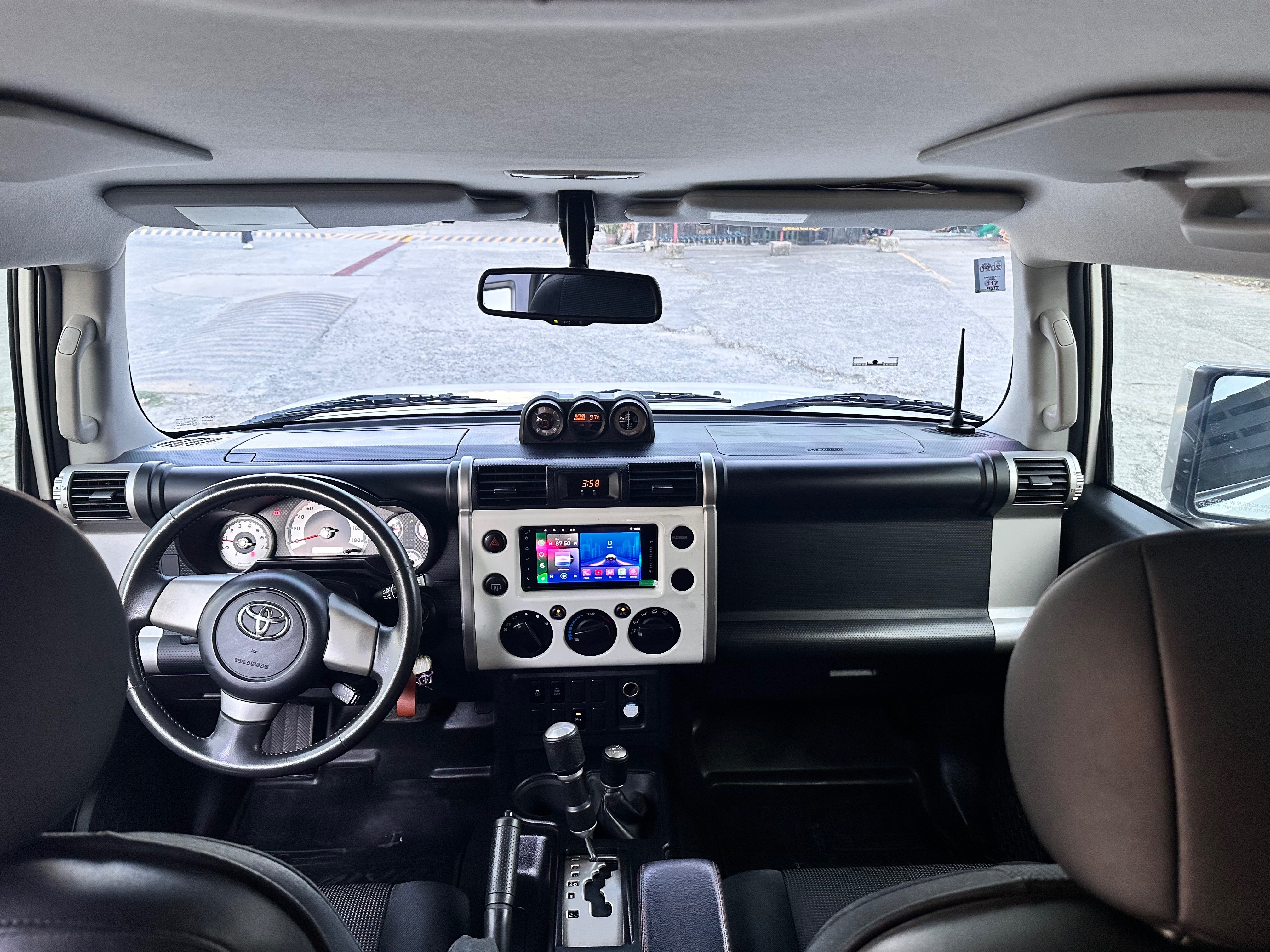 2015 Toyota FJ Cruiser 2015 Toyota FJ Cruiser