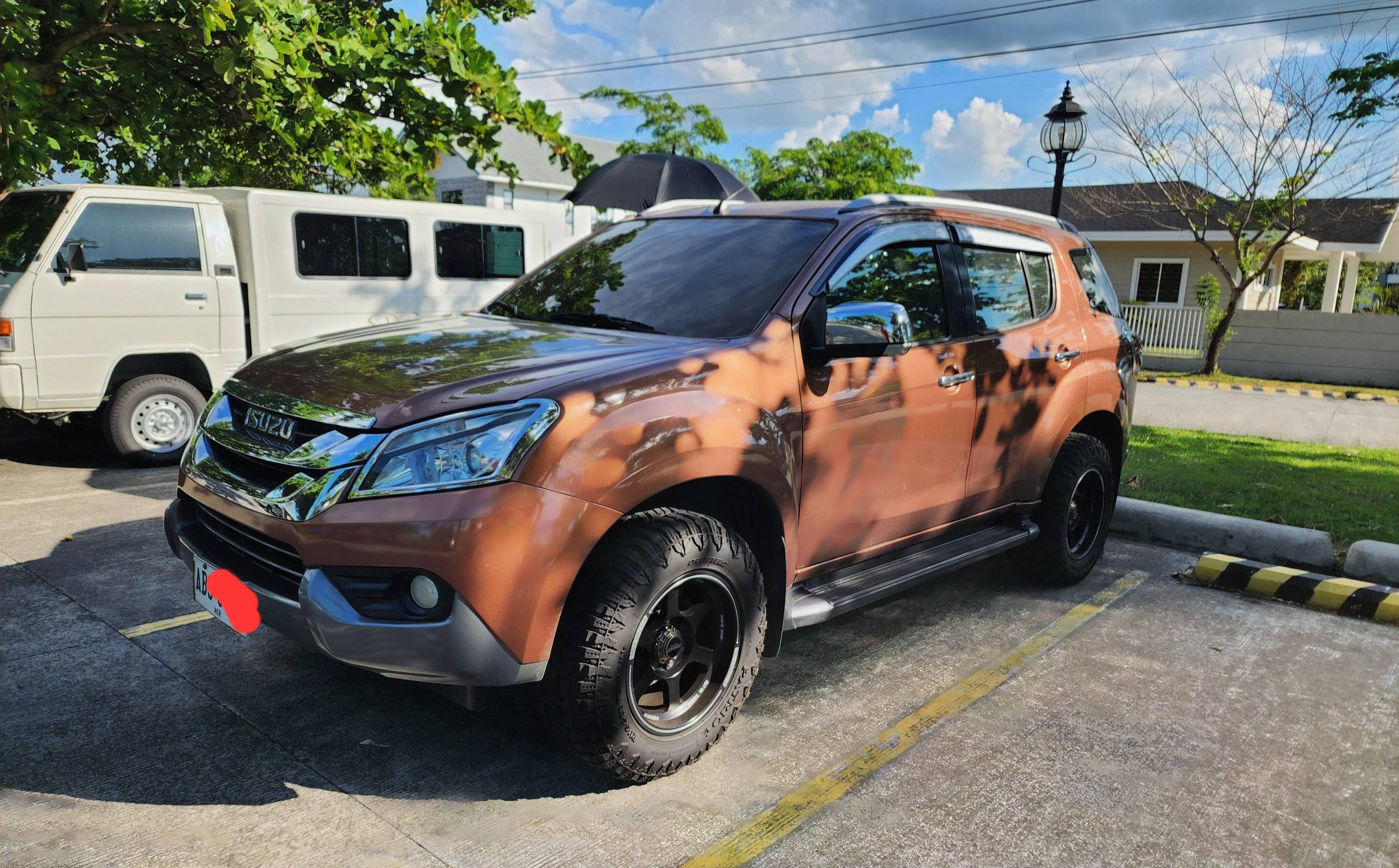Used 2015 Isuzu MU-X Used 2015 Isuzu MU-X