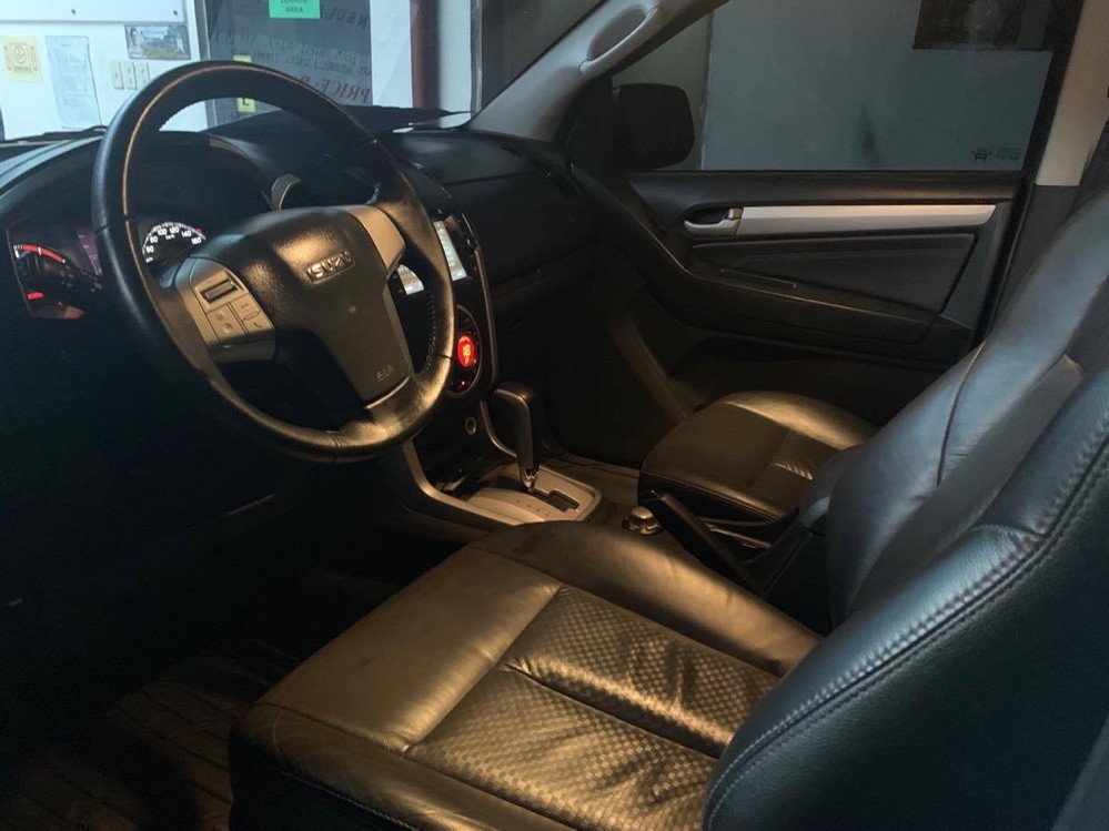 2015 Isuzu mu-X 2015 Isuzu mu-X