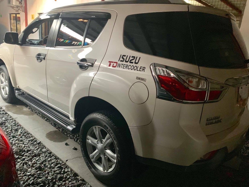 2015 Isuzu mu-X 2015 Isuzu mu-X