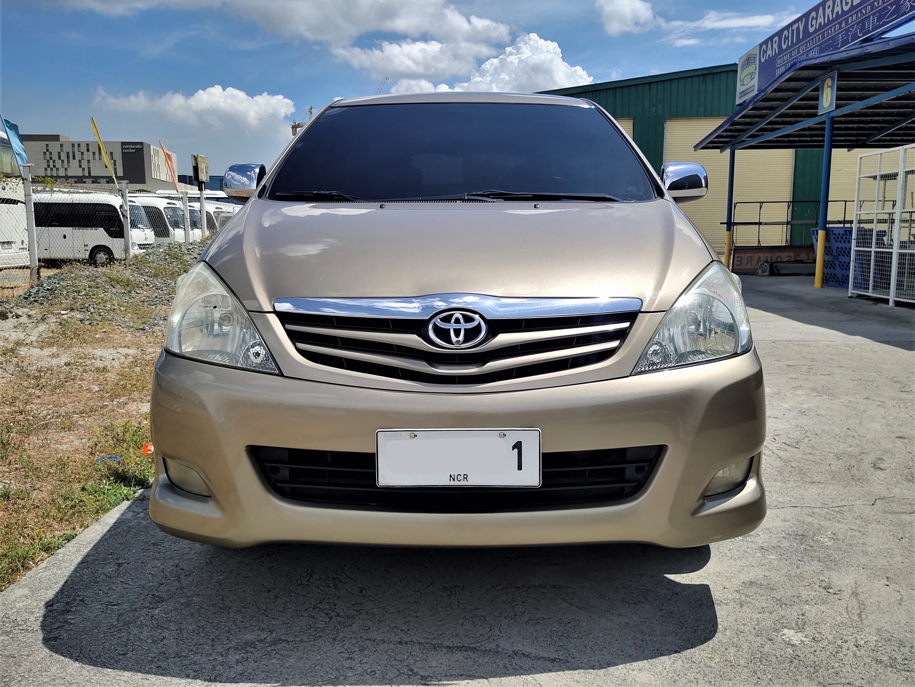 2010 Toyota Innova 2010 Toyota Innova