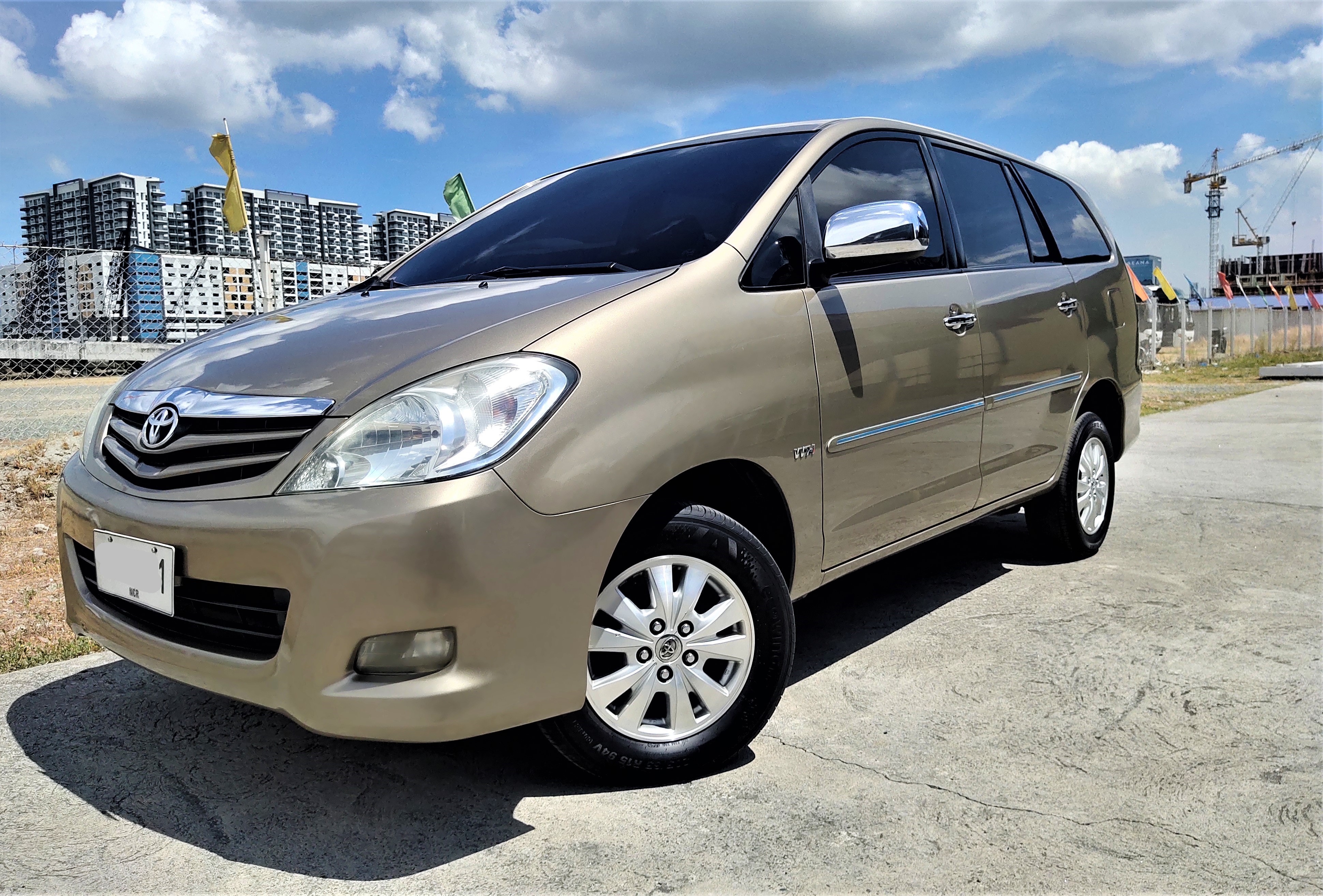 2010 Toyota Innova 2010 Toyota Innova