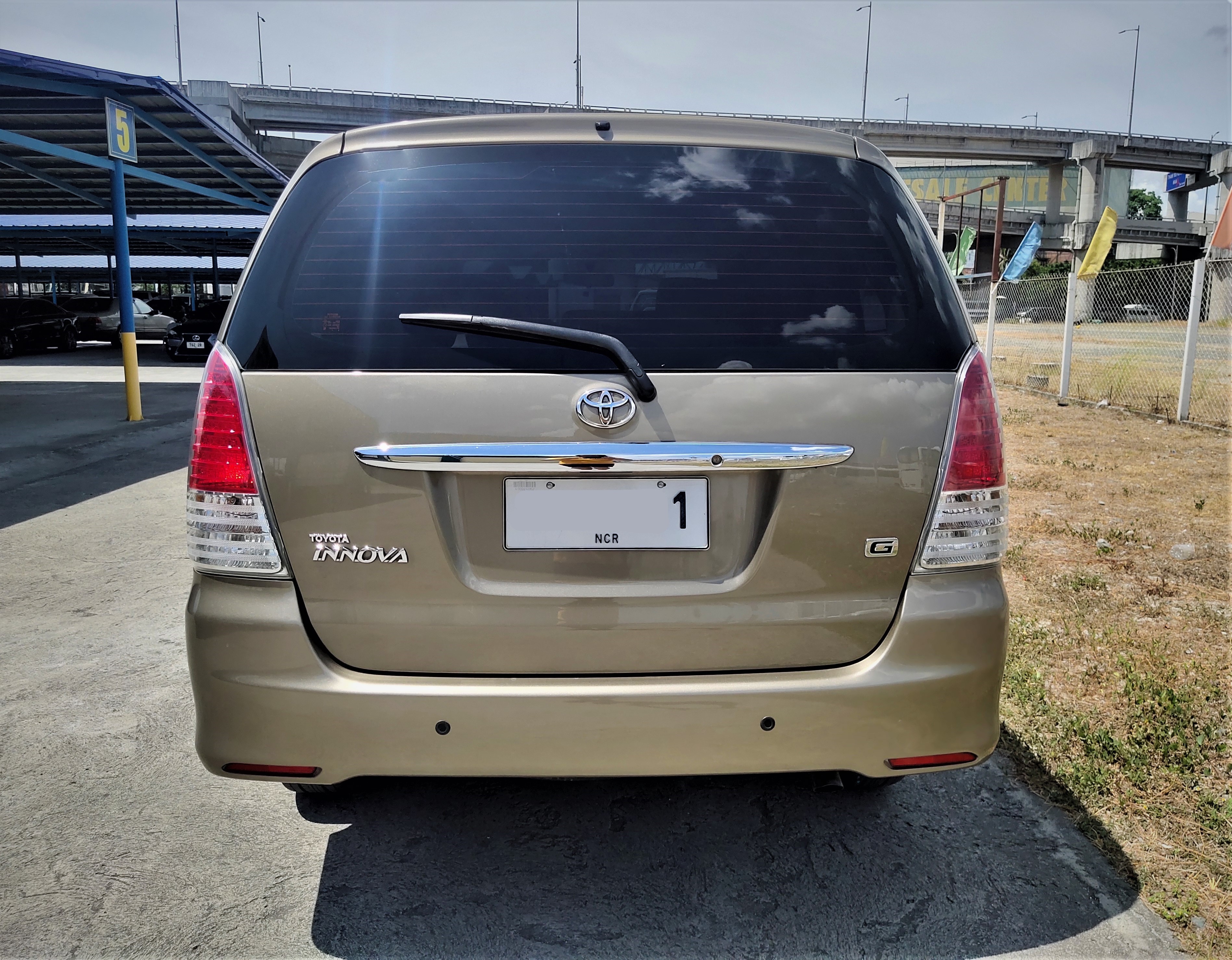 2010 Toyota Innova 2010 Toyota Innova