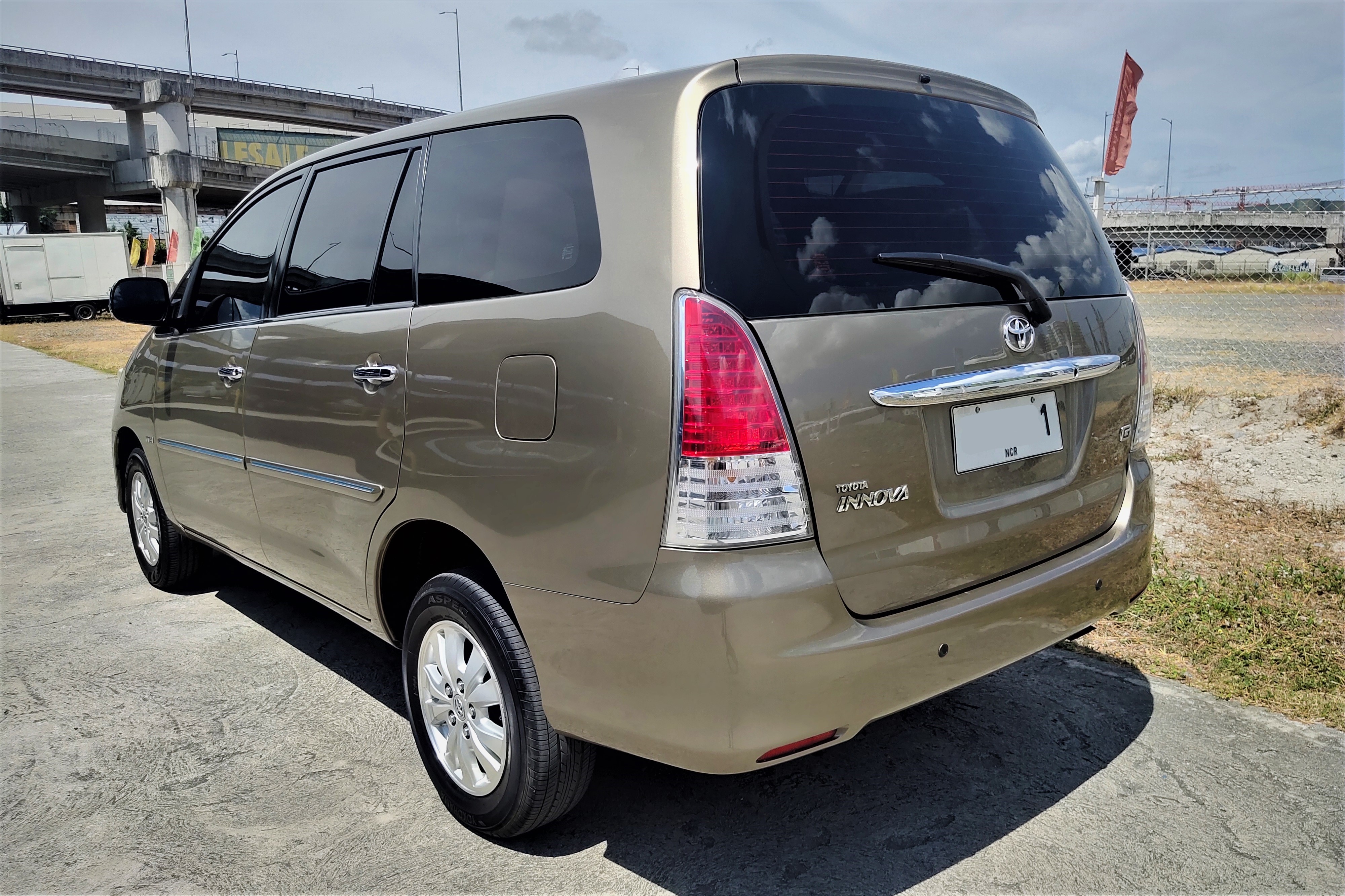 2010 Toyota Innova 2010 Toyota Innova