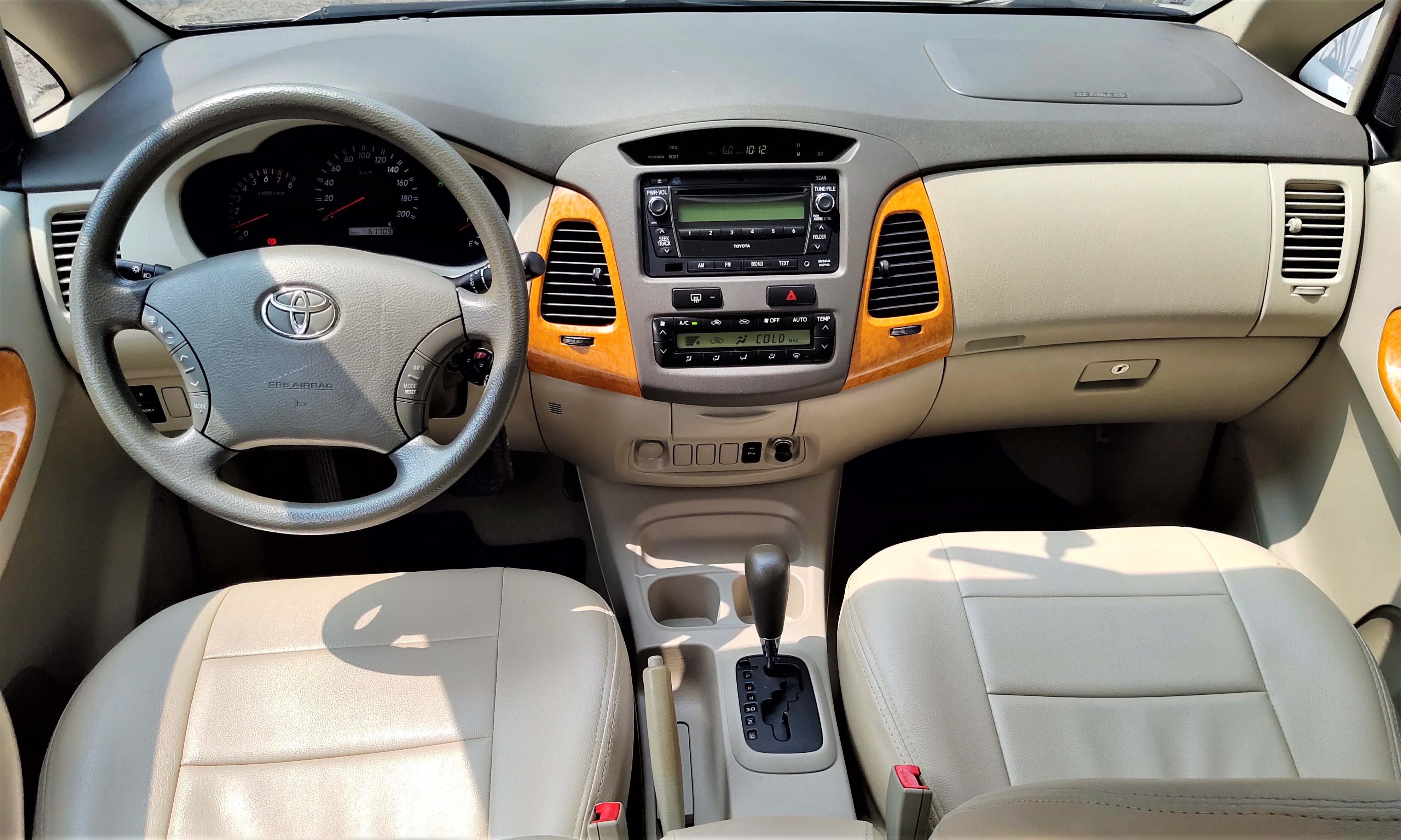2010 Toyota Innova 2010 Toyota Innova